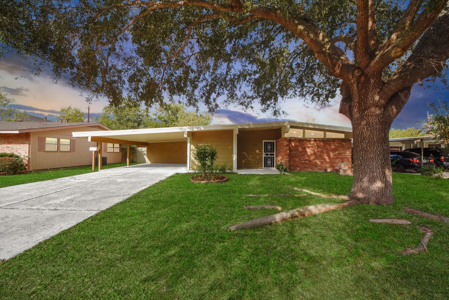 Property photo for 5326 Heatherbrook Drive, Houston, TX