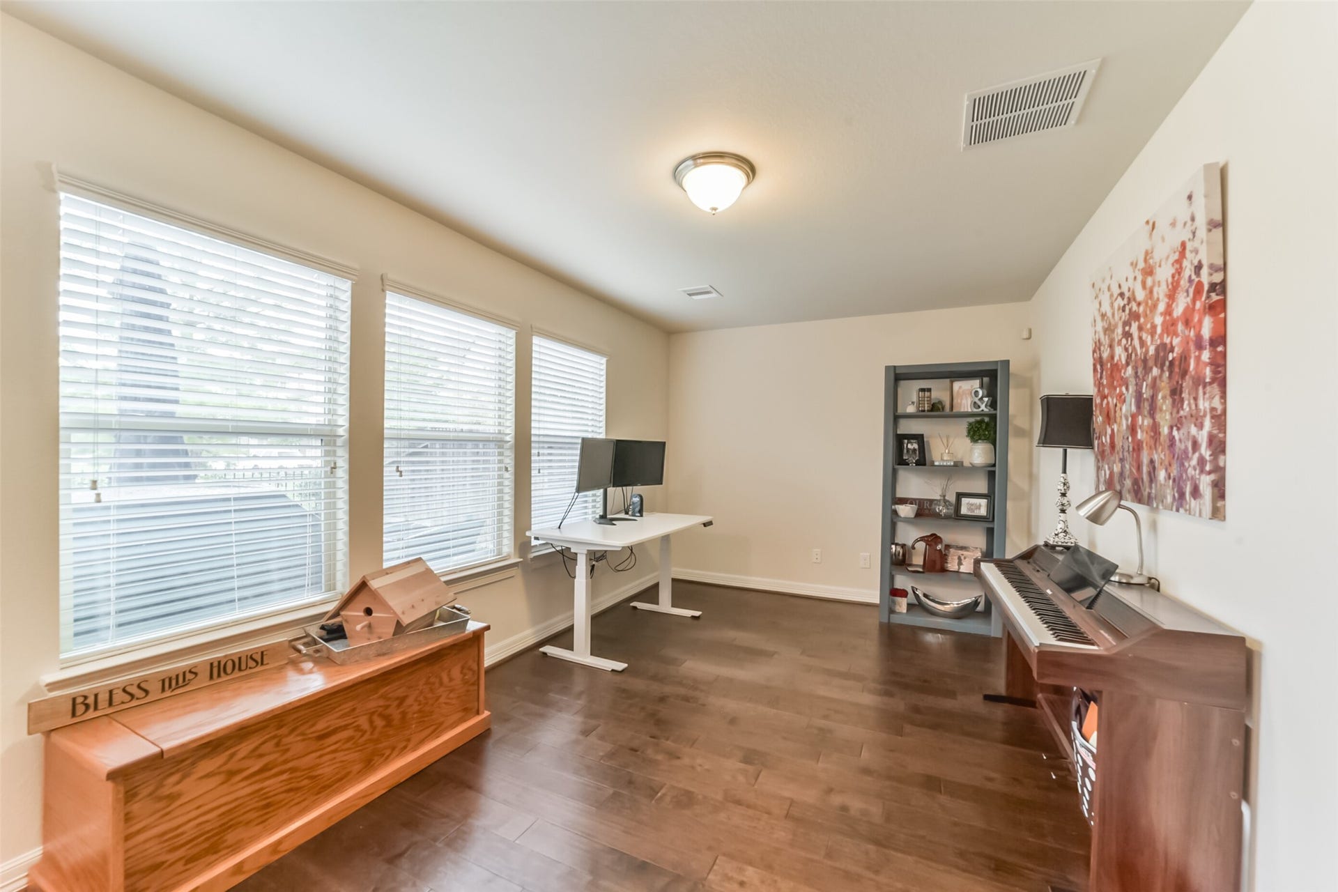1517 Miles Oaks Place, Houston, TX 77043 Living Room (1st floor)