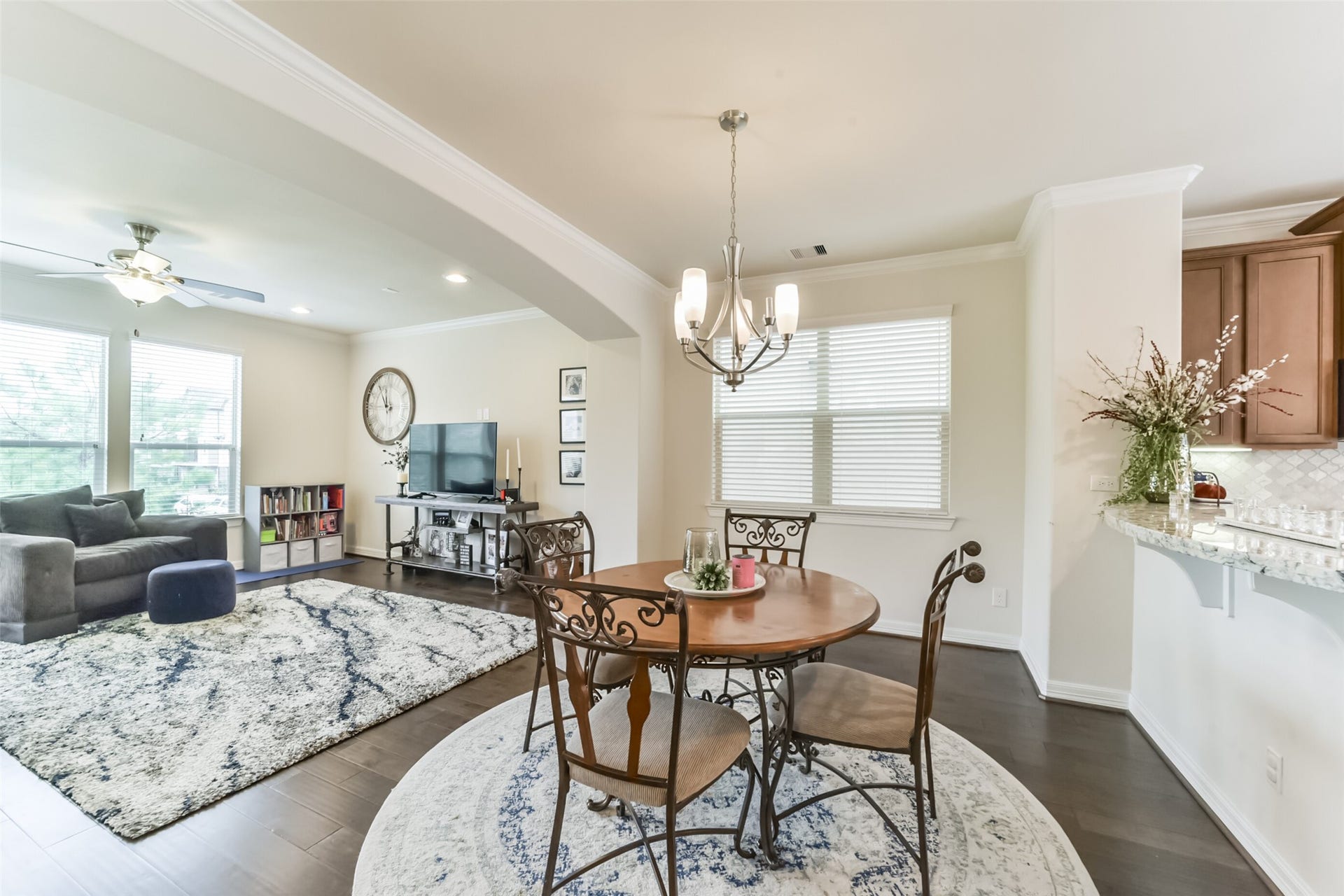 1517 Miles Oaks Place, Houston, TX 77043 Dining room (2nd floor)