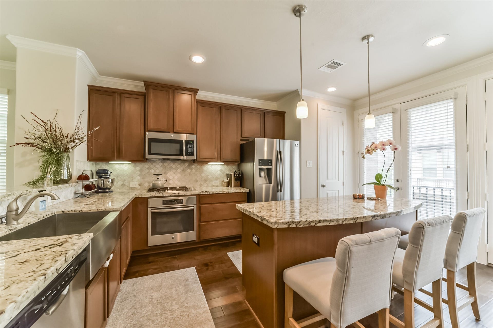 1517 Miles Oaks Place, Houston, TX 77043 Kitchen