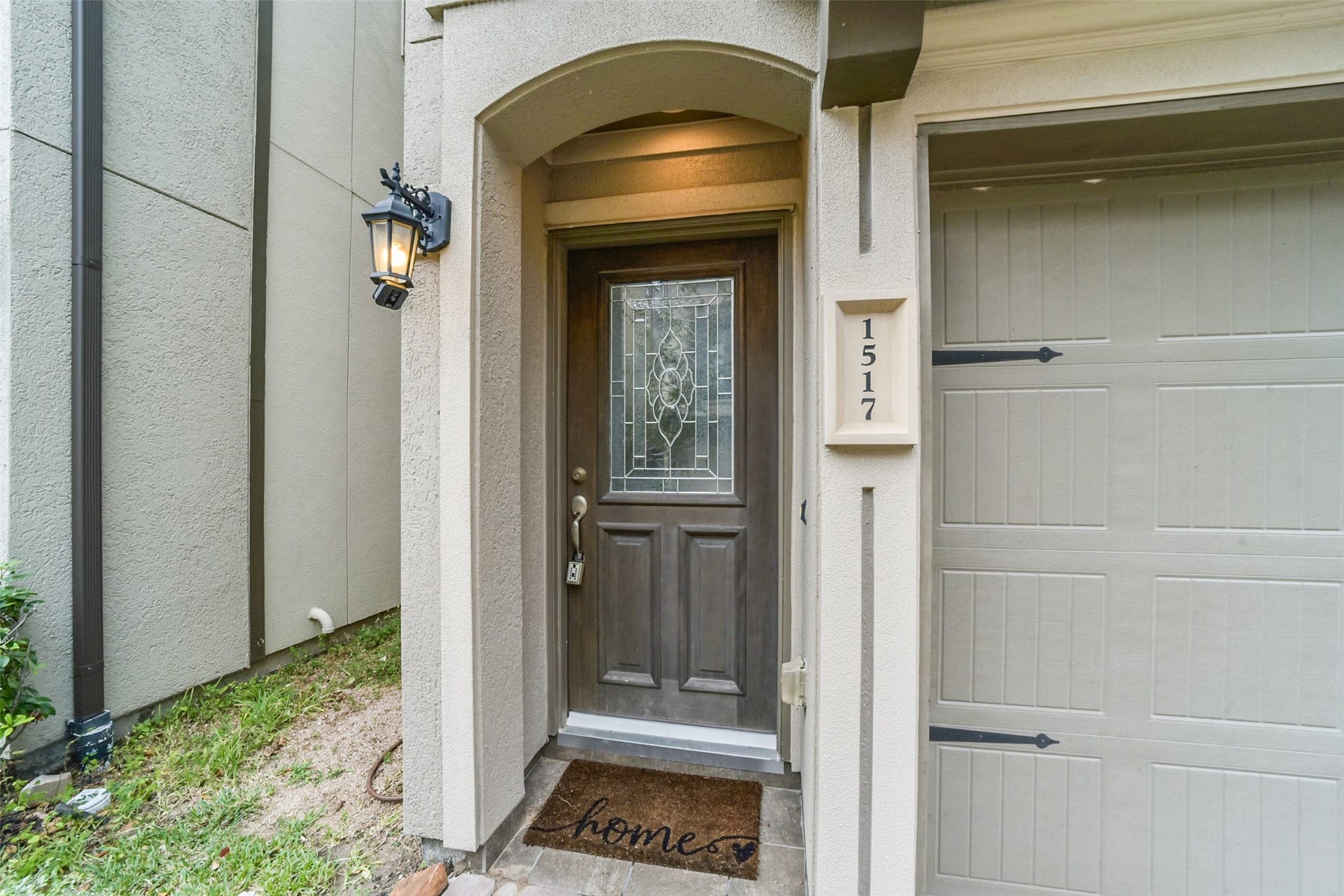 1517 Miles Oaks Place, Houston, TX 77043 Front door