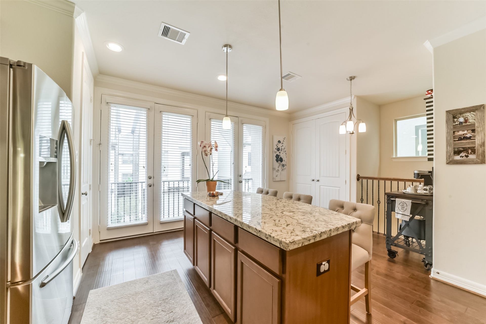 1517 Miles Oaks Place, Houston, TX 77043 Kitchen - refrigerator included