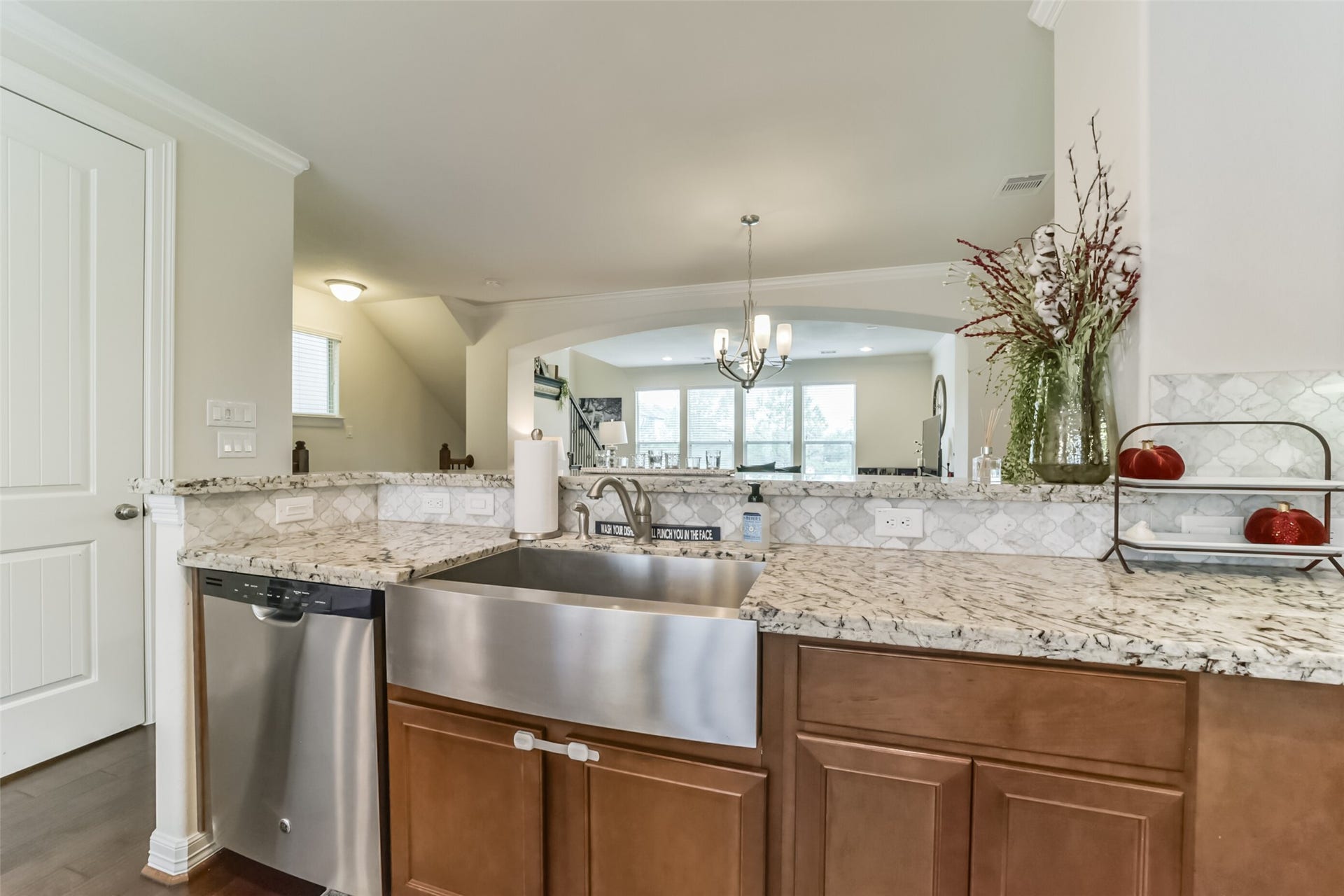 1517 Miles Oaks Place, Houston, TX 77043 Kitchen