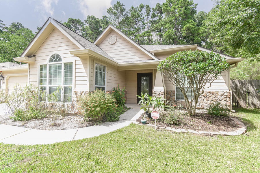 Property photo for 203 Summer Pine Court, Conroe, TX