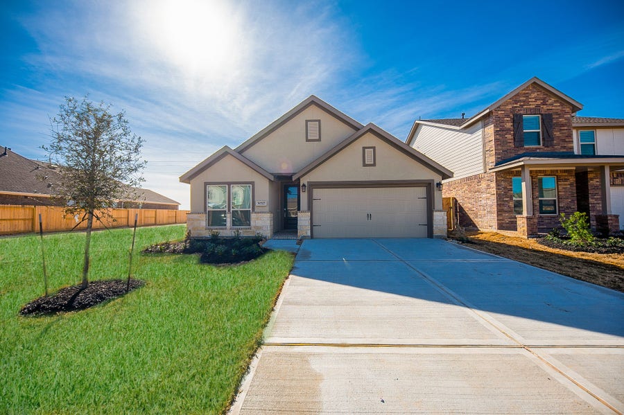 Property photo for 30327 Centipede Grove Lane, Fulshear, TX