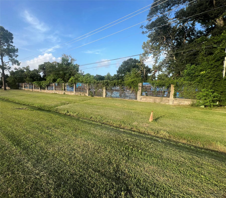 Property photo for 2005 S Highway 288b, Angleton, TX