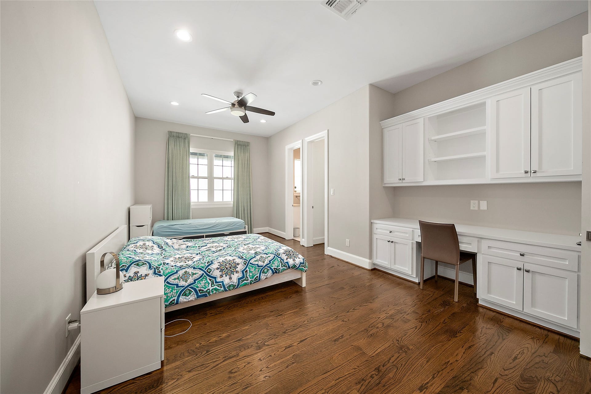 3766 Drake Street, Houston, TX 77005