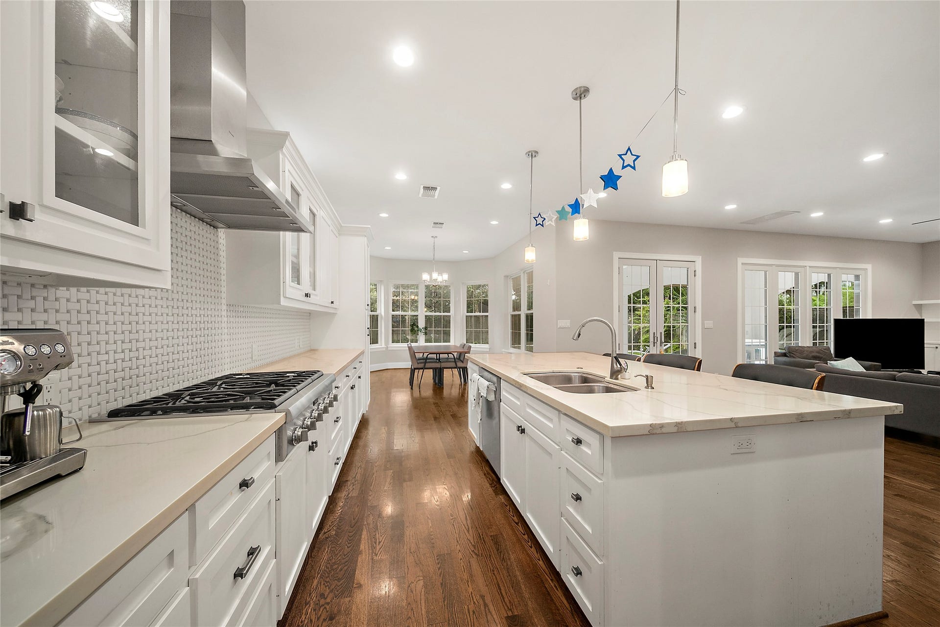 3766 Drake Street, Houston, TX 77005