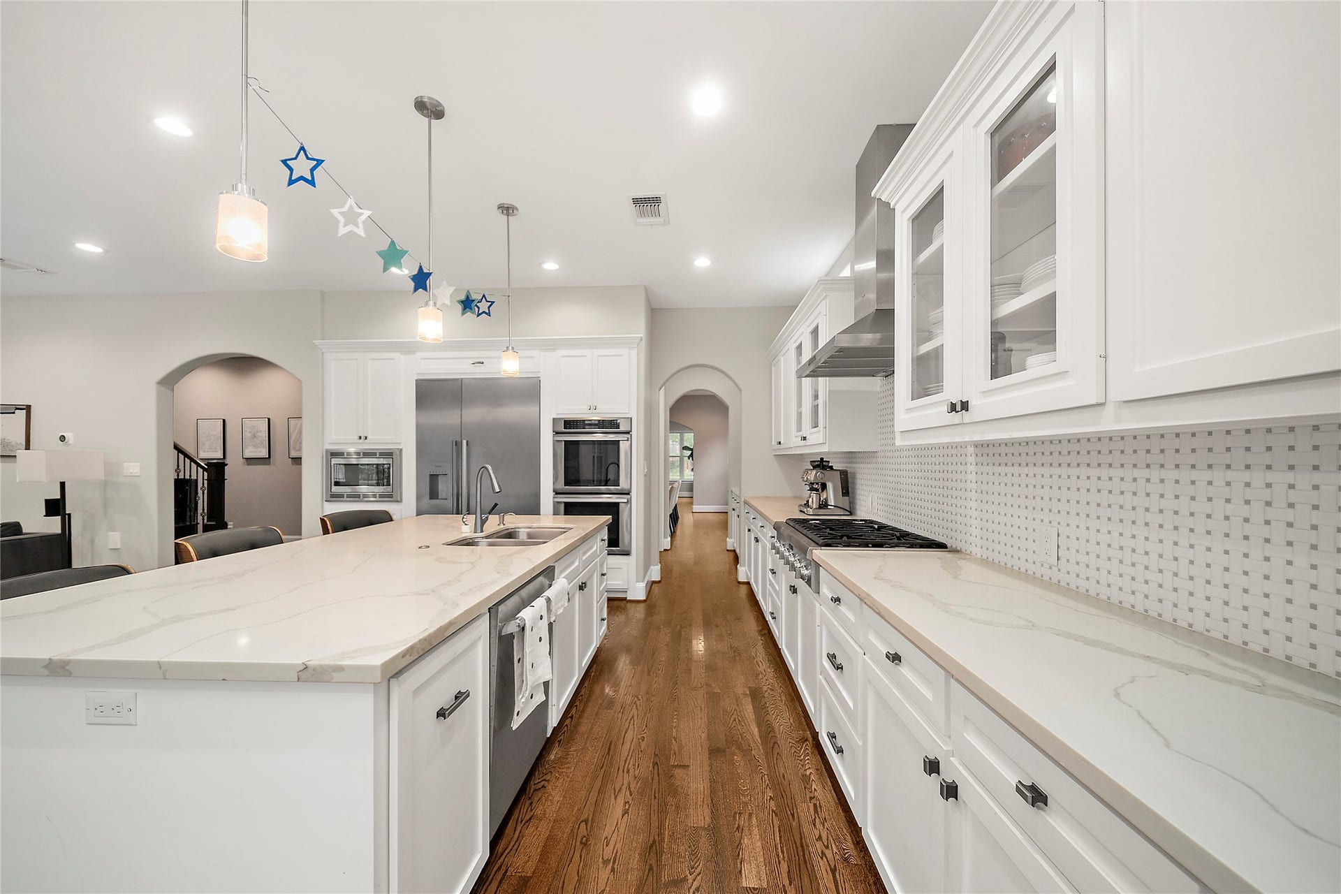 3766 Drake Street, Houston, TX 77005