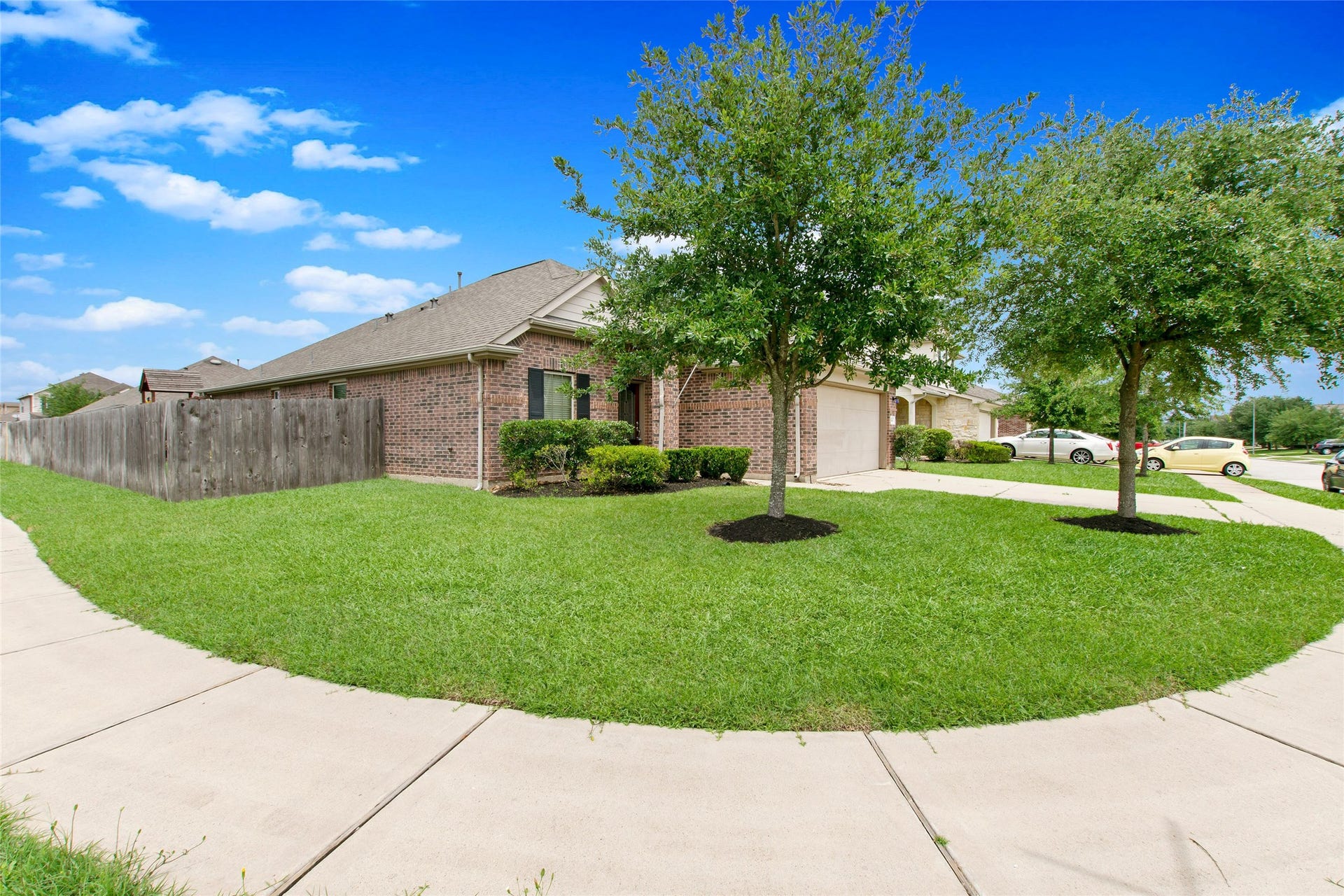8746 Sunny Gallop Drive, Tomball, TX 77375 8746 Sunny Gallop Drive, Tomball, TX 77375