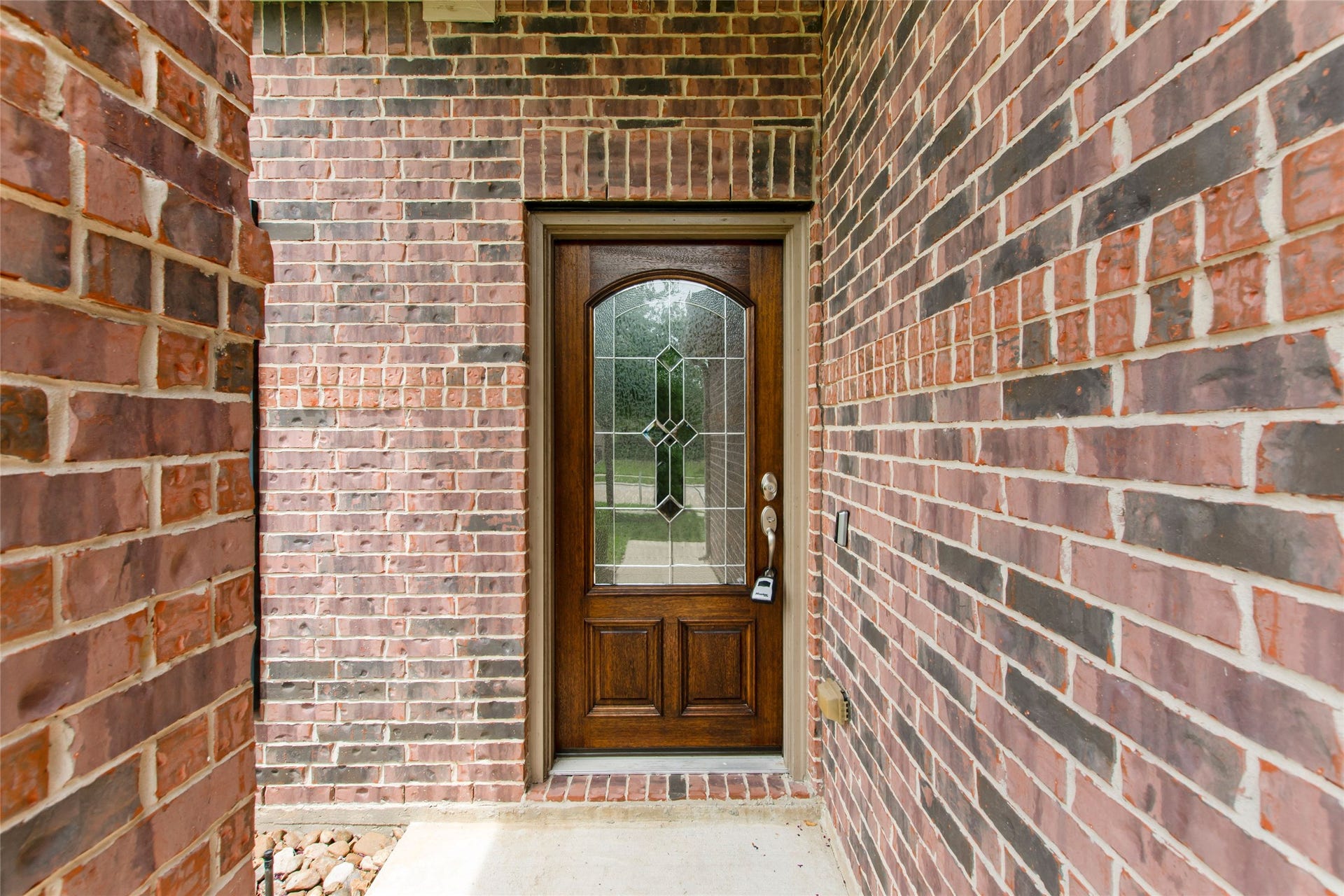 8746 Sunny Gallop Drive, Tomball, TX 77375 Welcome Home!