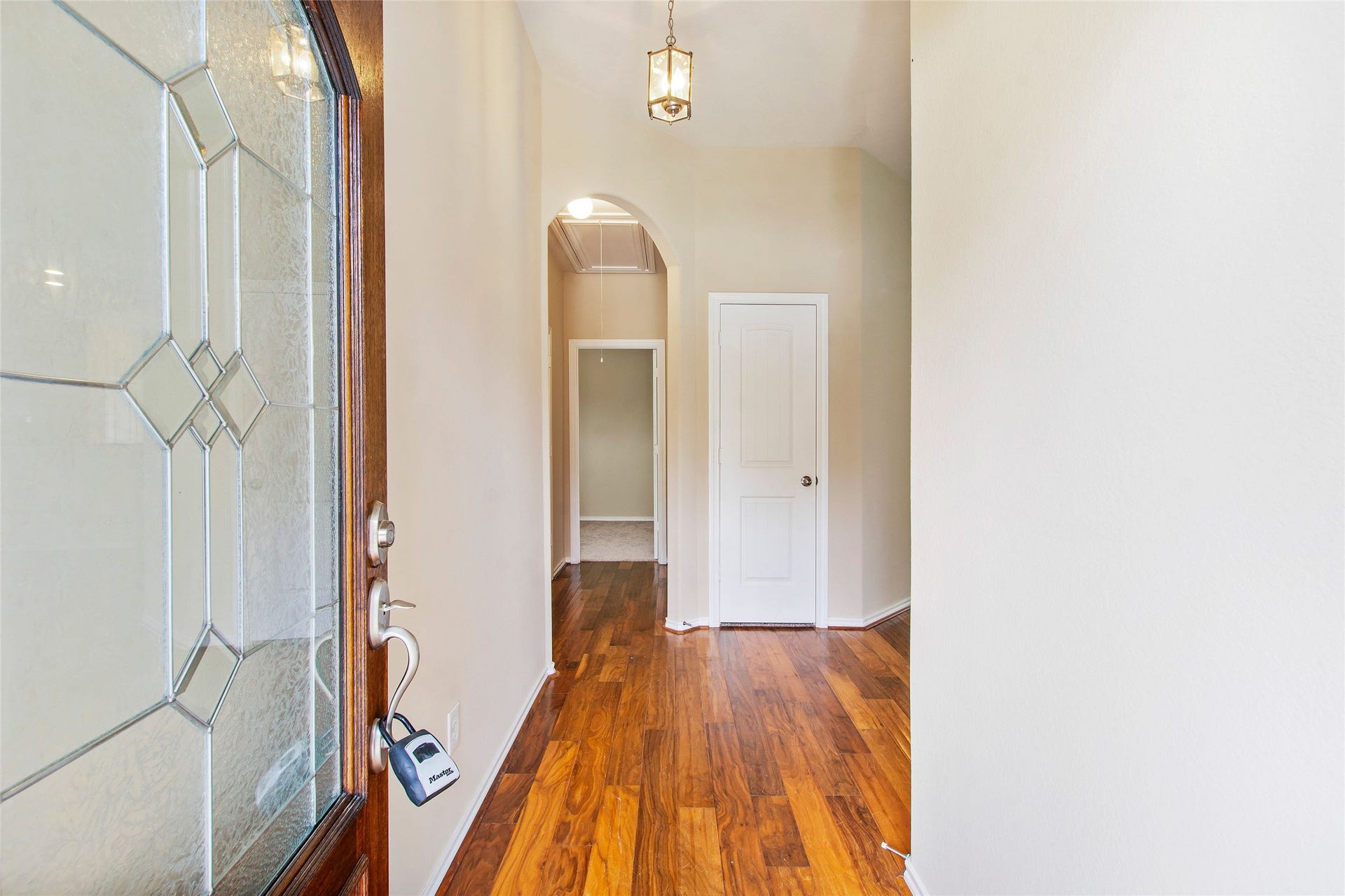 8746 Sunny Gallop Drive, Tomball, TX 77375 As you enter the front door, you are greeted by beautiful hardwood flooring and the light neutral pallet.