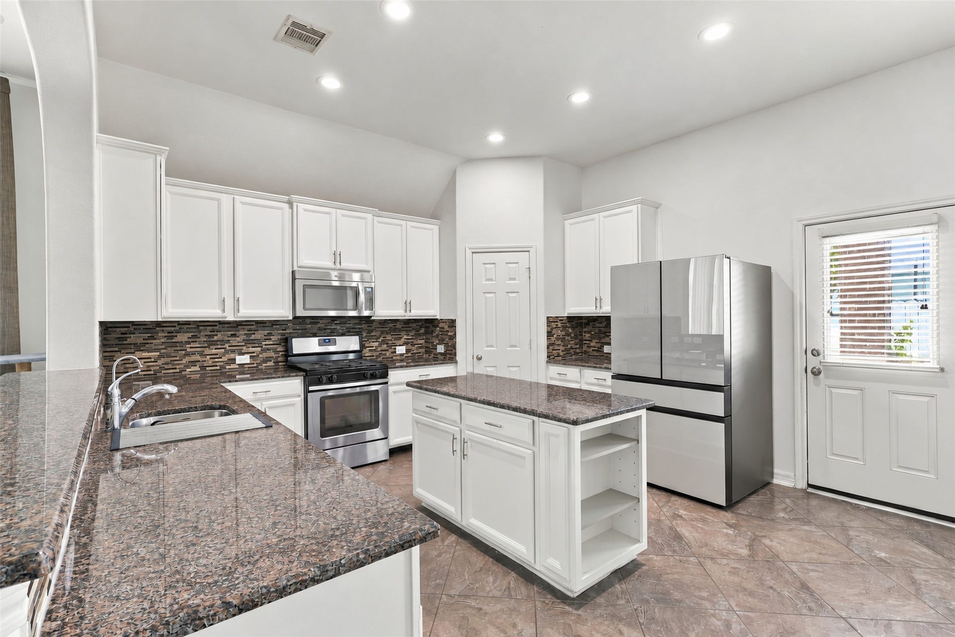 326 Lake Rim Drive, Rosenberg, TX 77469 326 Lake Rim Drive, Rosenberg, TX 77469