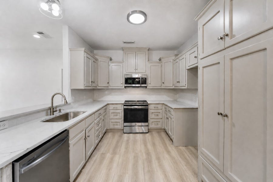 Property photo for 92 Tupelo Lane, Conroe, TX