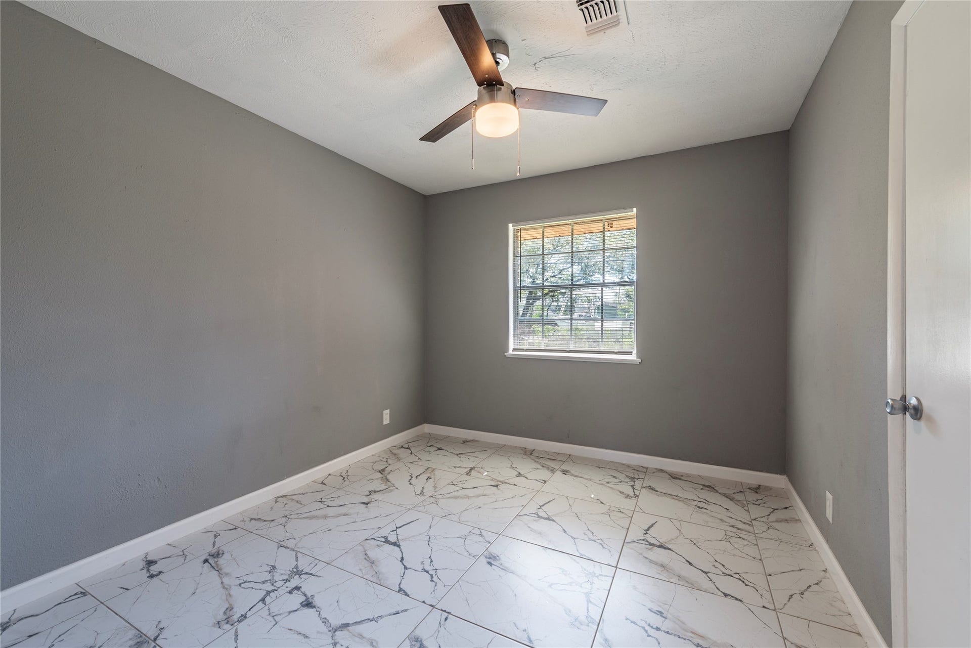 2511 Meadow Lane, La Marque, TX 77568 Secondary bedroom #1