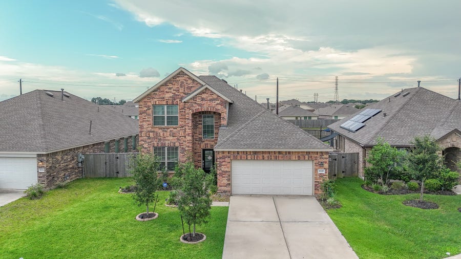 Property photo for 9335 Pavonia Fawn Drive, Baytown, TX
