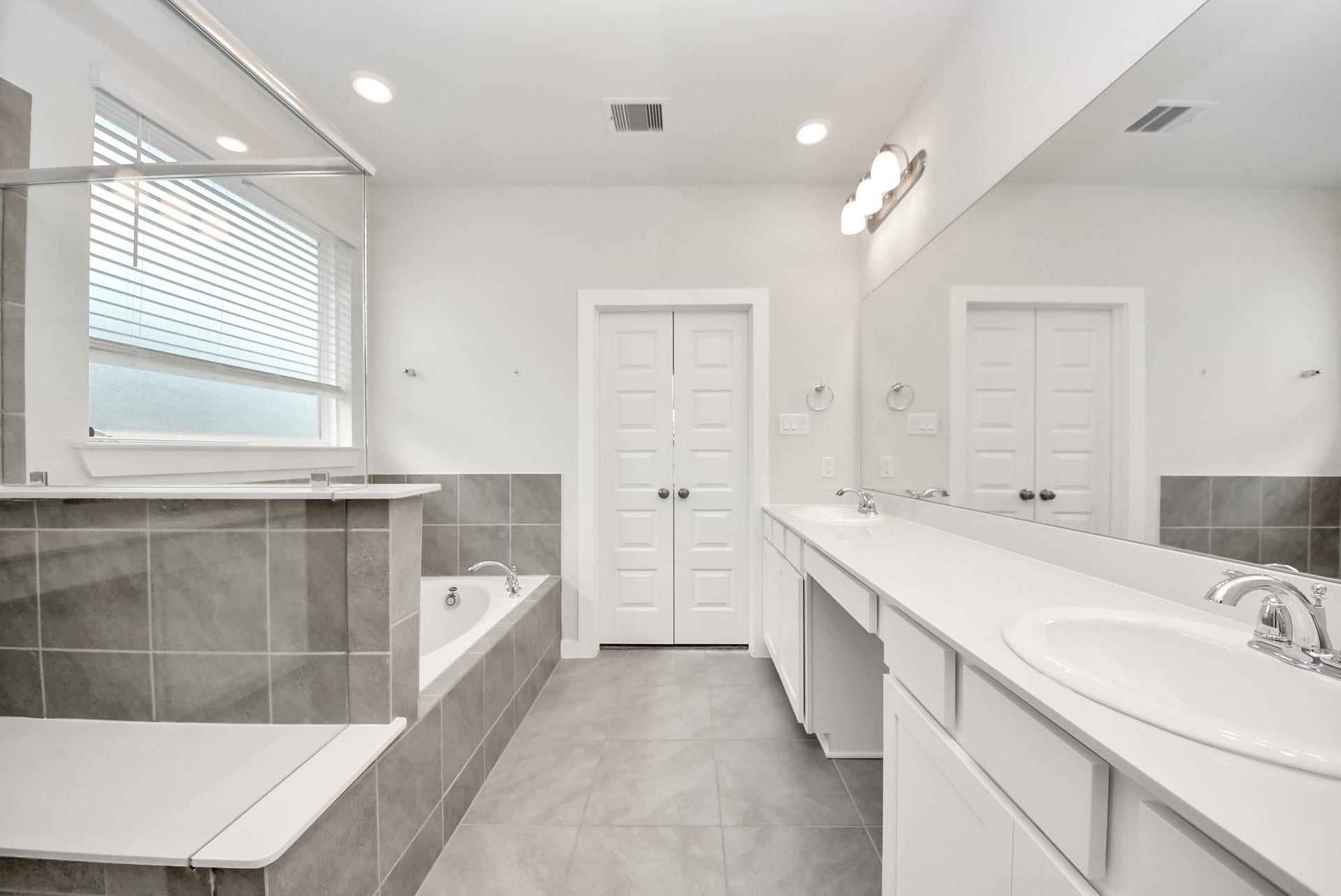 7202 Wilshire Court, Rosharon, TX 77583 Primary bathroom