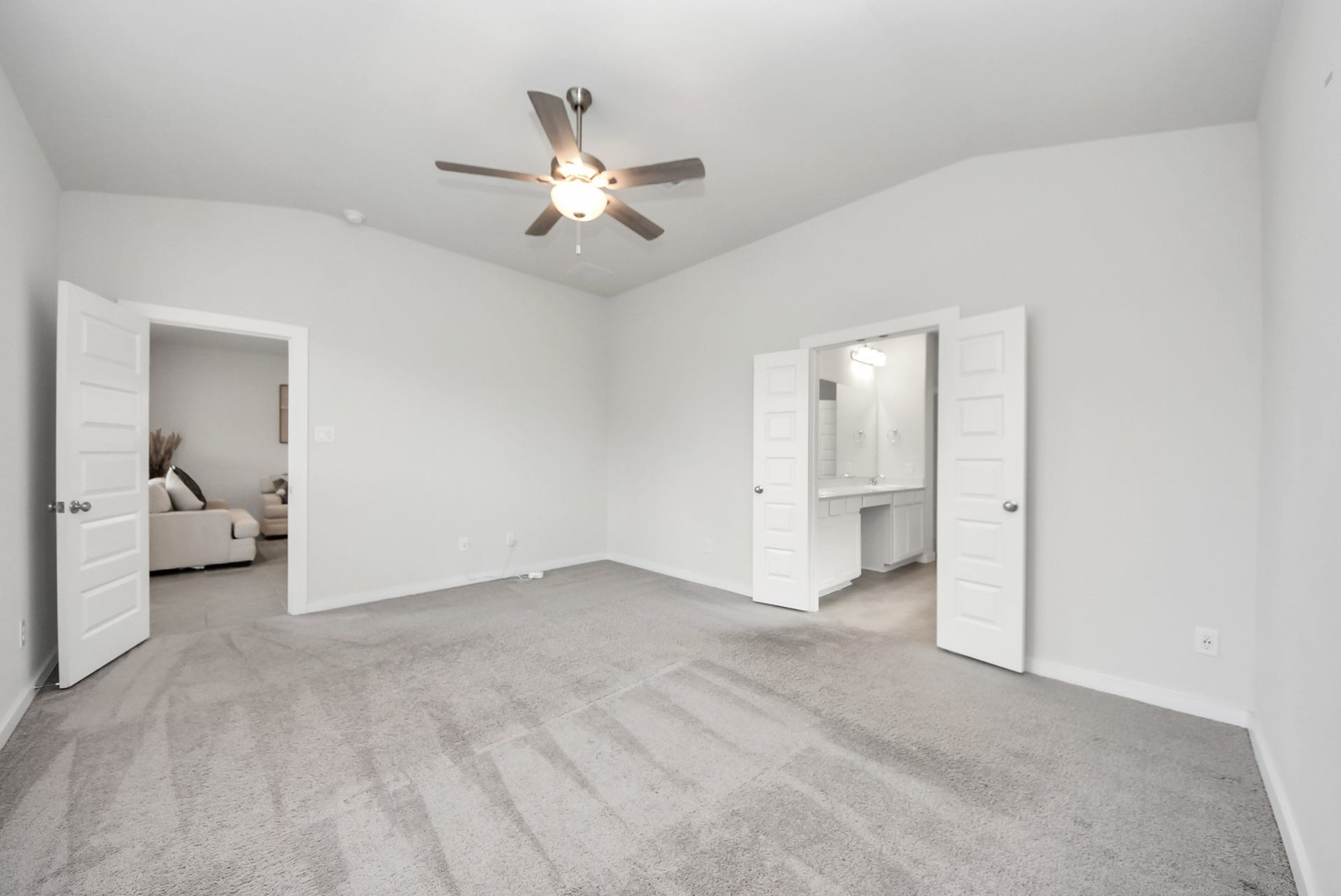 7202 Wilshire Court, Rosharon, TX 77583 Primary bedroom.
