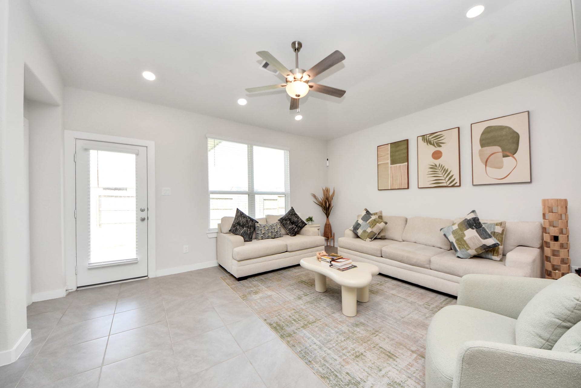 7202 Wilshire Court, Rosharon, TX 77583 Living room