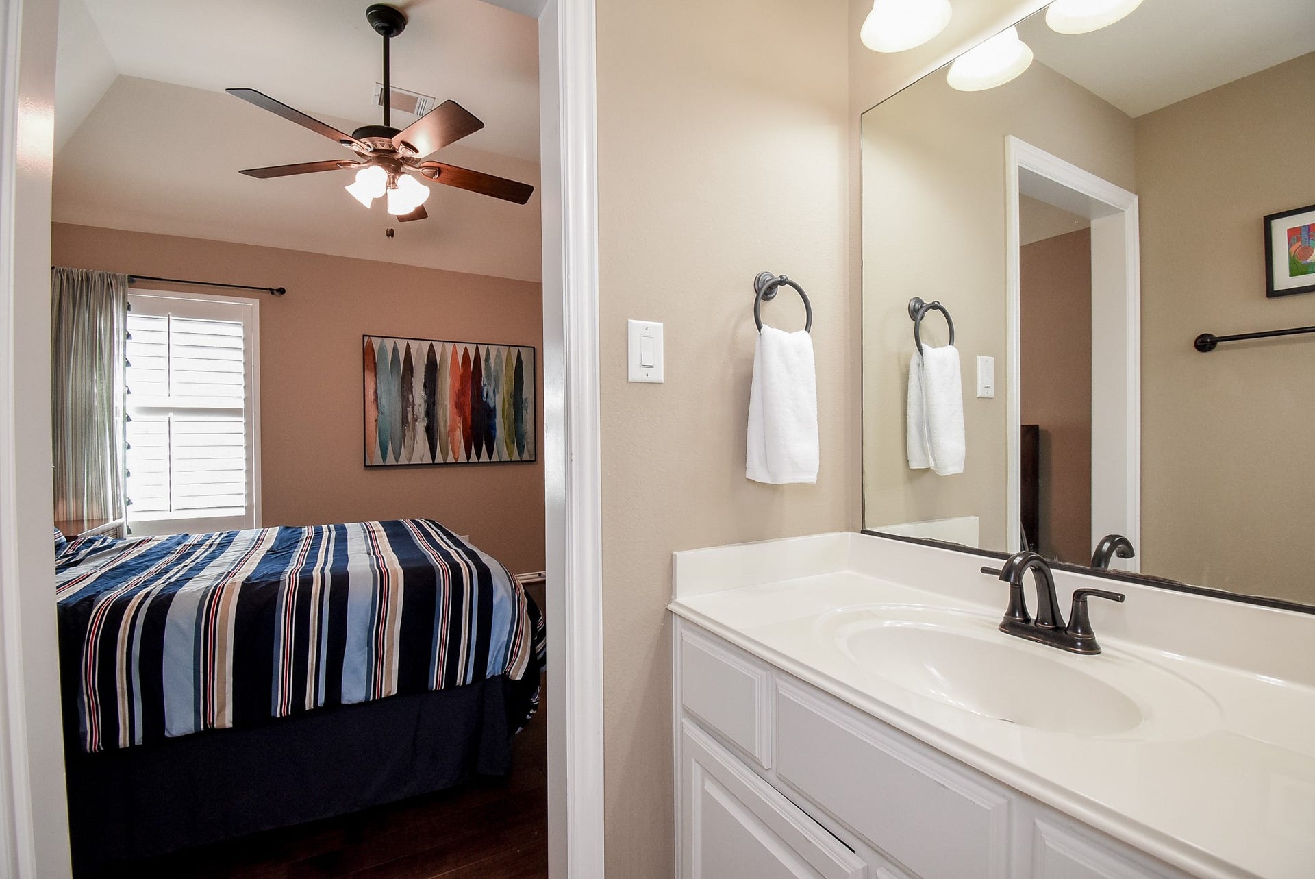 Jack and Jill bath for additional two bedrooms upstairs