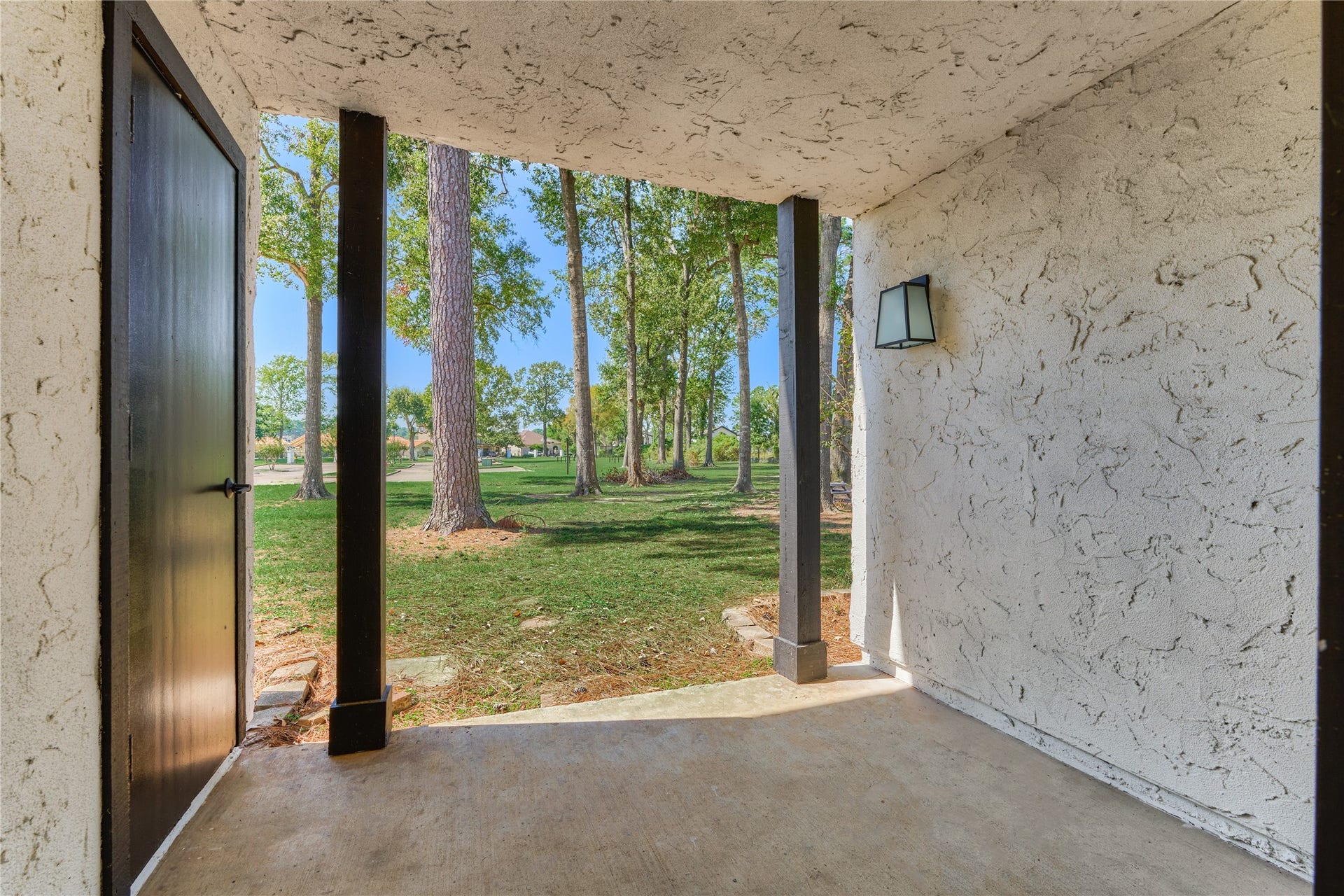 100 La Costa Drive, Montgomery, TX 77356 100 La Costa Drive, Montgomery, TX 77356