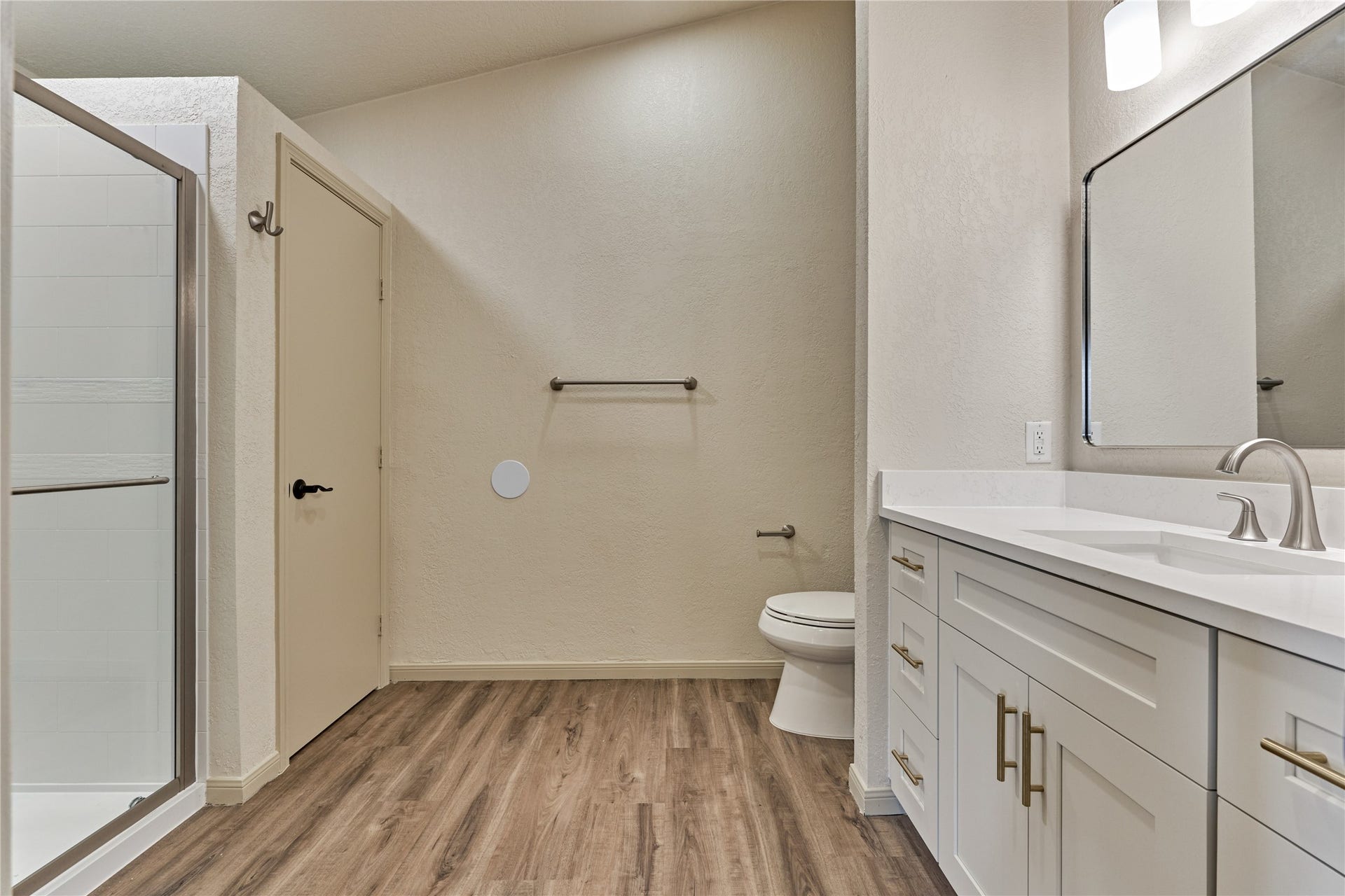 100 La Costa Drive, Montgomery, TX 77356 100 La Costa Drive, Montgomery, TX 77356