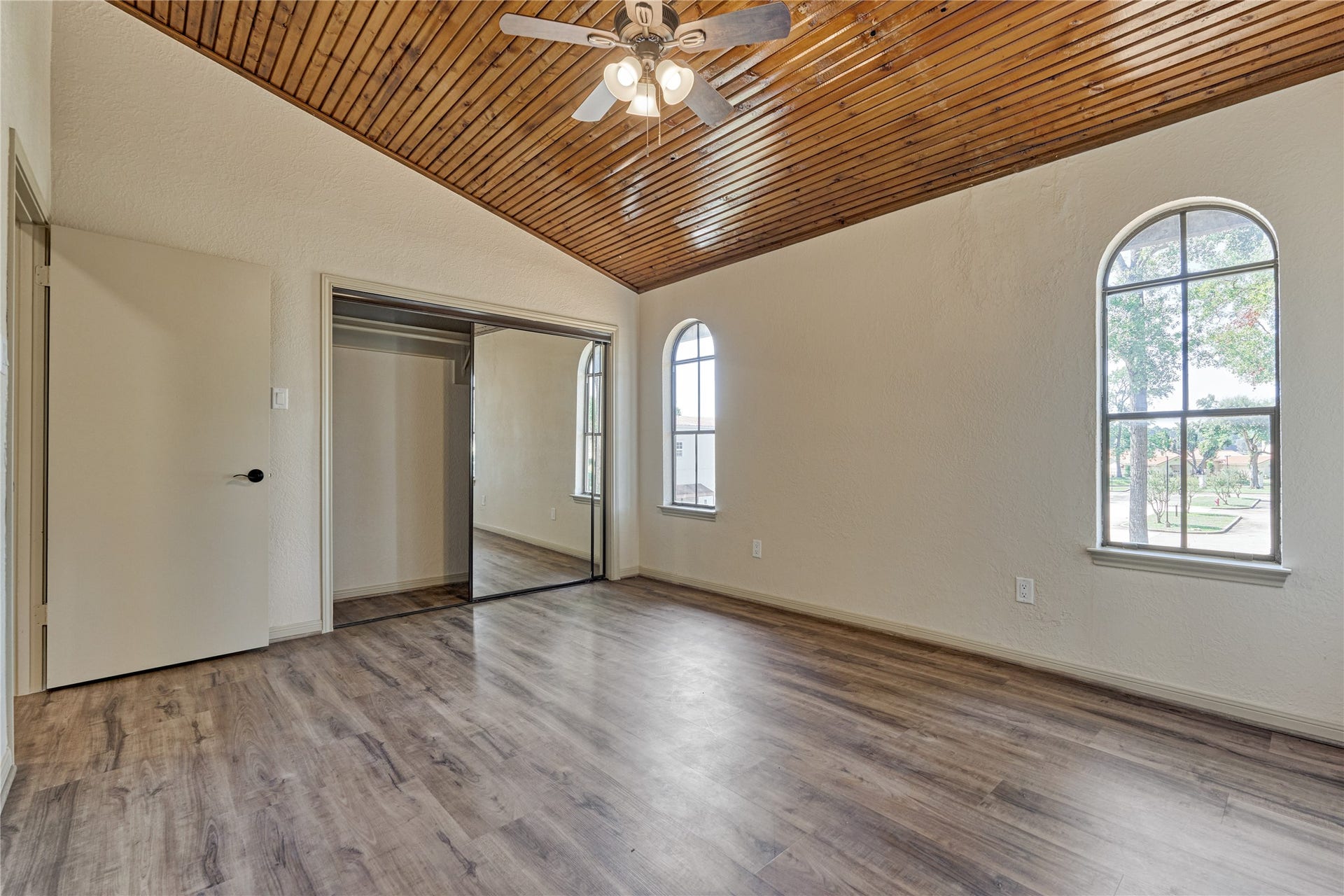 100 La Costa Drive, Montgomery, TX 77356 100 La Costa Drive, Montgomery, TX 77356