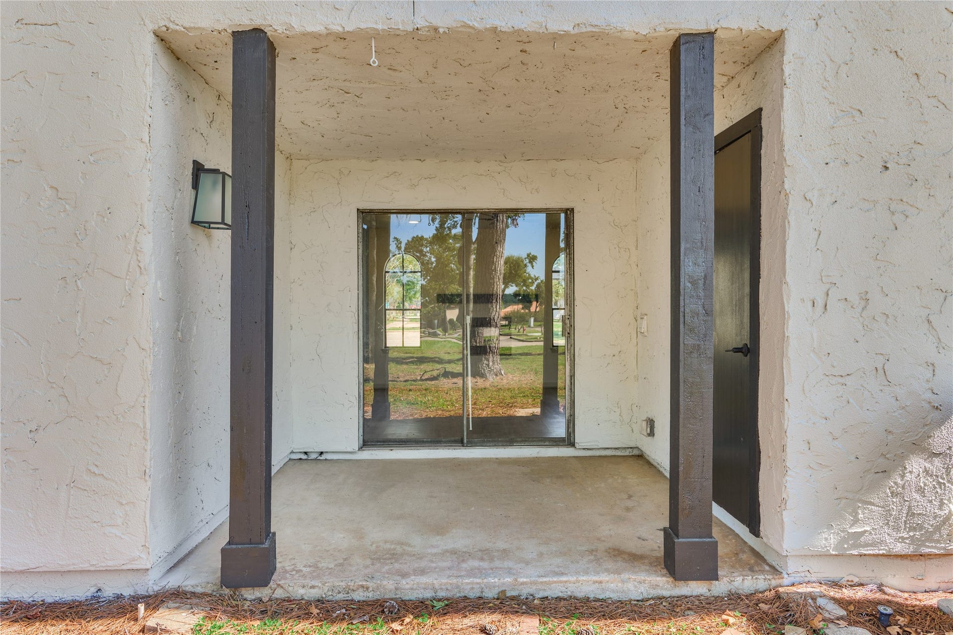 100 La Costa Drive, Montgomery, TX 77356 100 La Costa Drive, Montgomery, TX 77356