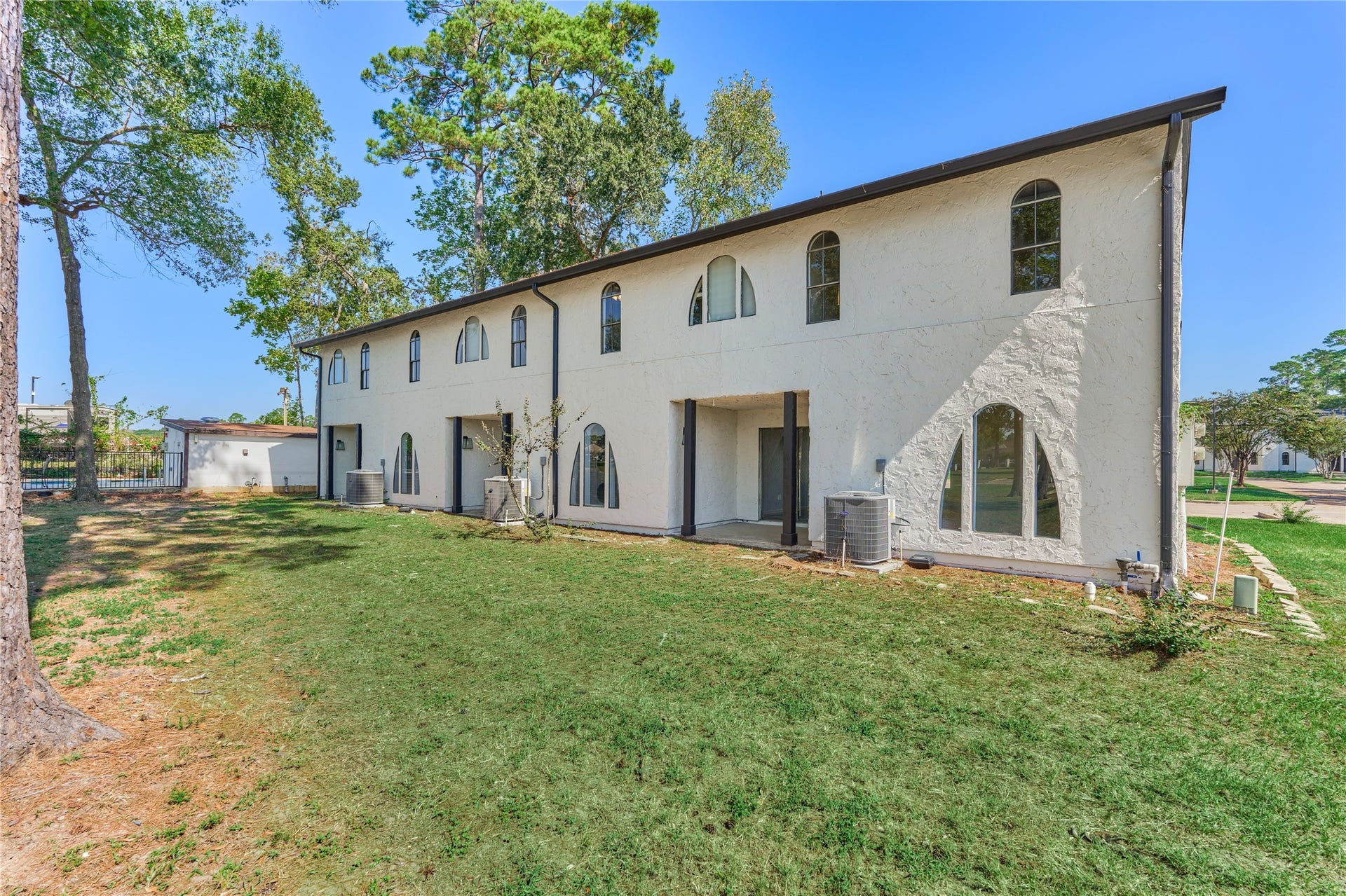 100 La Costa Drive, Montgomery, TX 77356 100 La Costa Drive, Montgomery, TX 77356