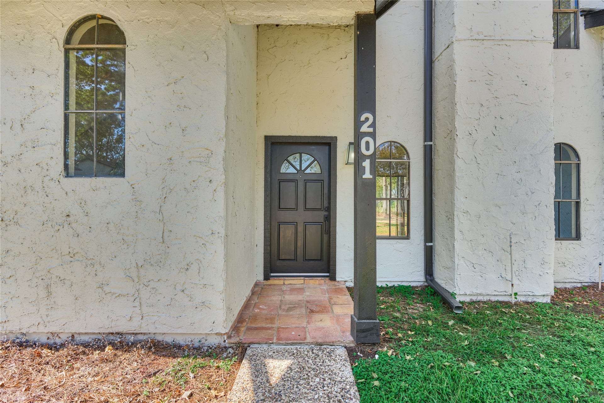 100 La Costa Drive, Montgomery, TX 77356 100 La Costa Drive, Montgomery, TX 77356