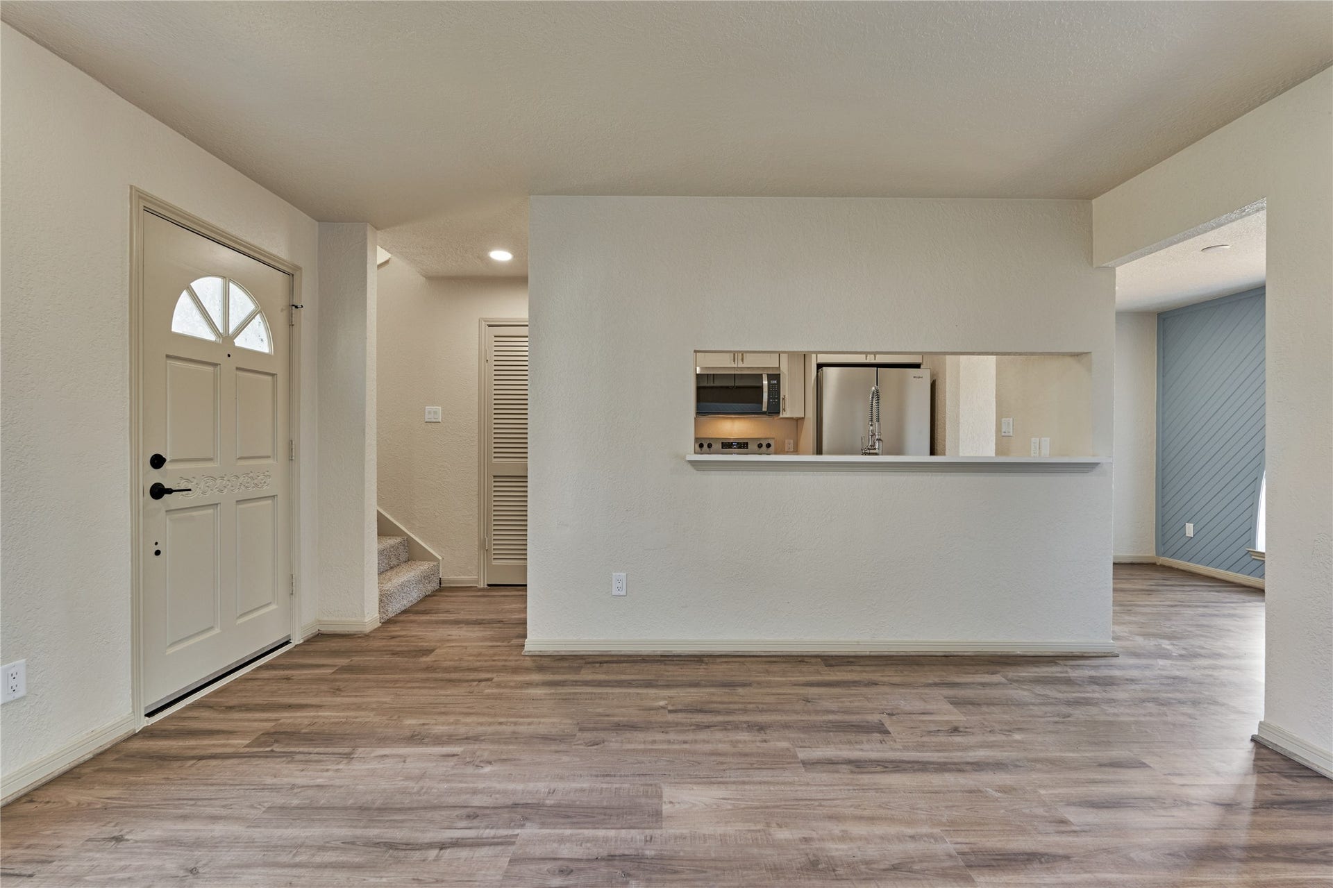 100 La Costa Drive, Montgomery, TX 77356 100 La Costa Drive, Montgomery, TX 77356