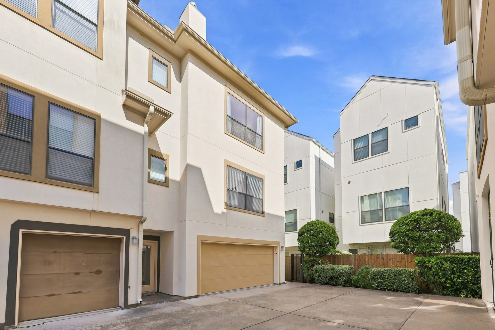 The corner location provides additional privacy and natural light, while the smaller community offers a more residential setting within Cottage Grove.