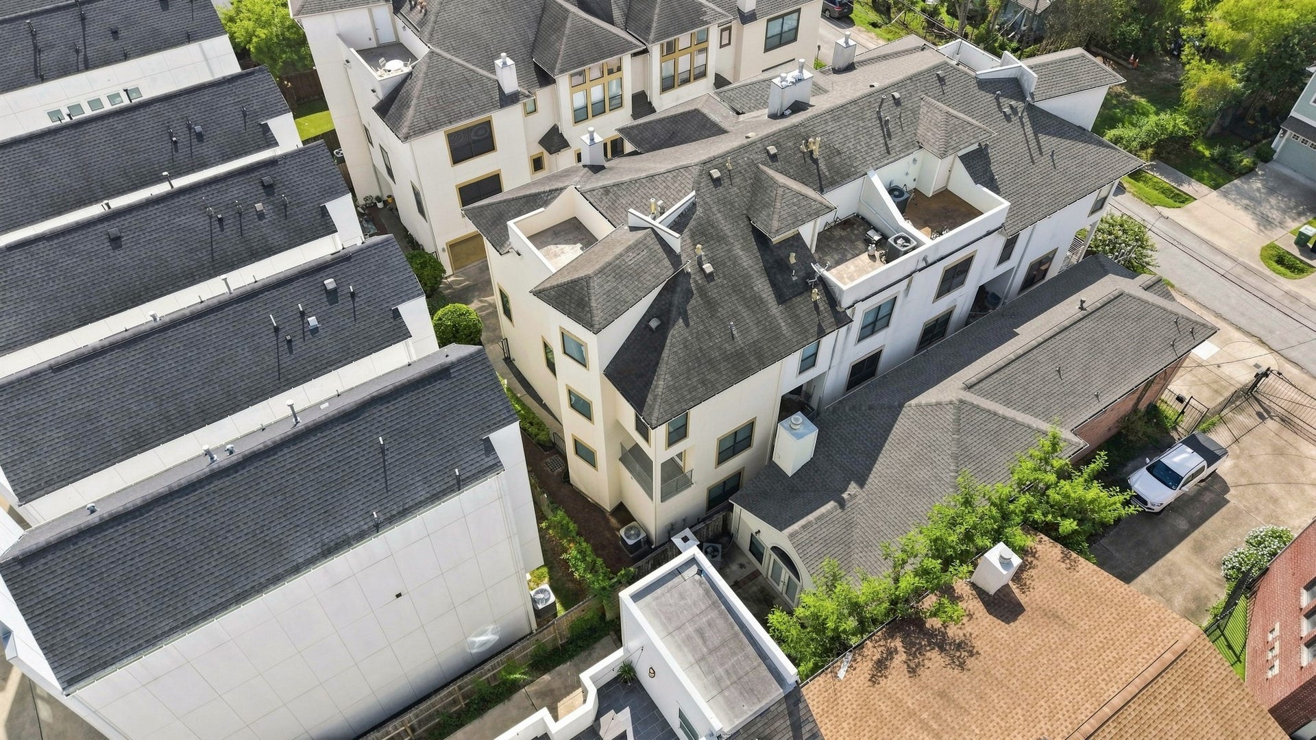 Overhead aerial view showcasing the propertys position and surrounding neighborhood.