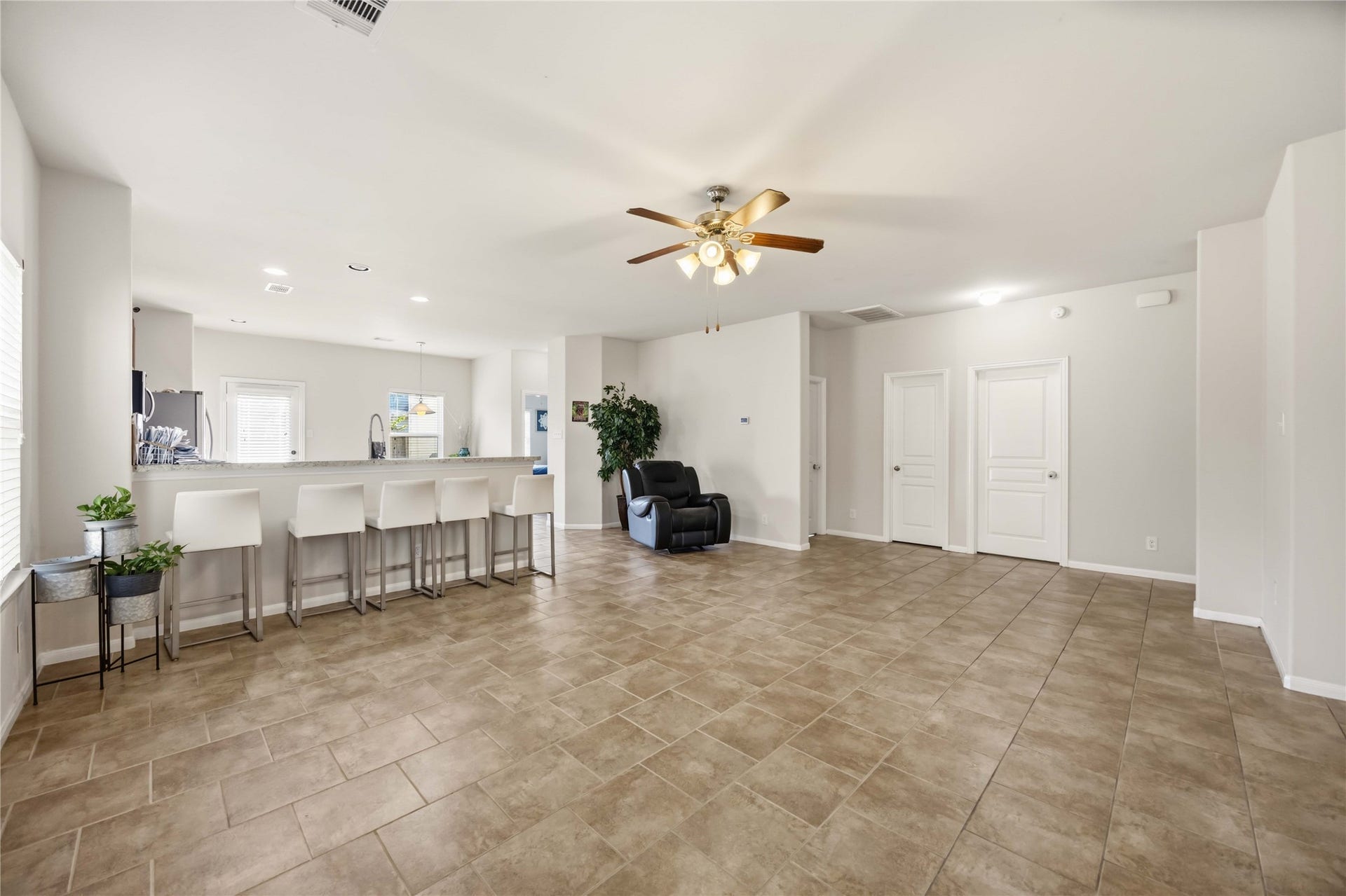 2208 Ruby Drive, Texas City, TX 77591