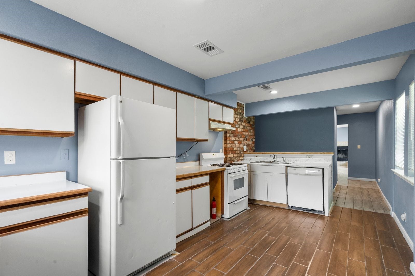 7316 Overton Street, Hitchcock, TX 77563 Unit A