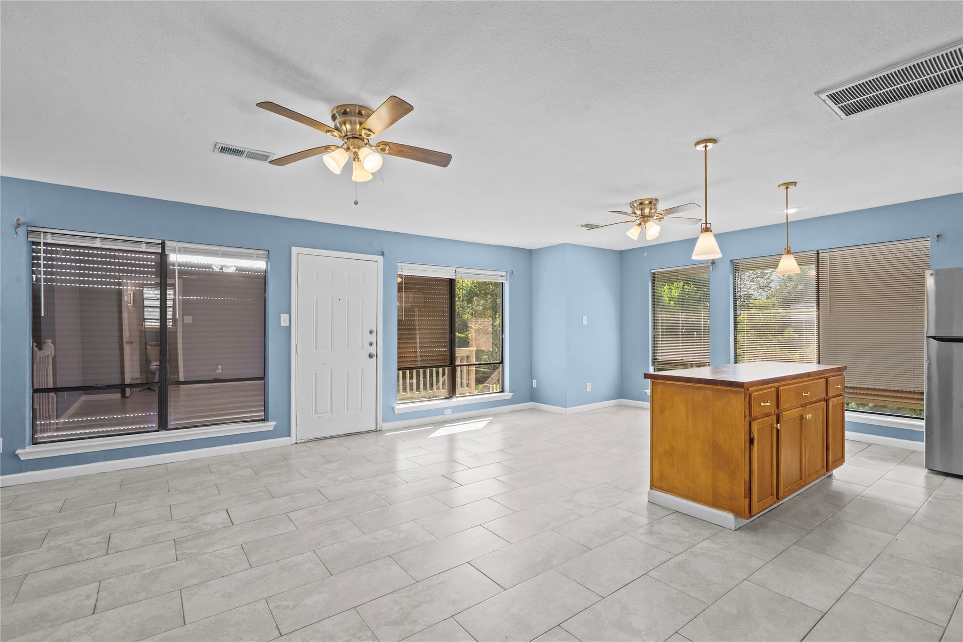 7316 Overton Street, Hitchcock, TX 77563 7316 Overton Street, Hitchcock, TX 77563