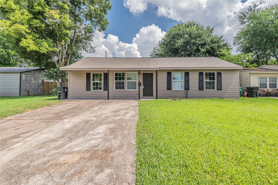 Property photo for 5407 Thrush Drive, Houston, TX