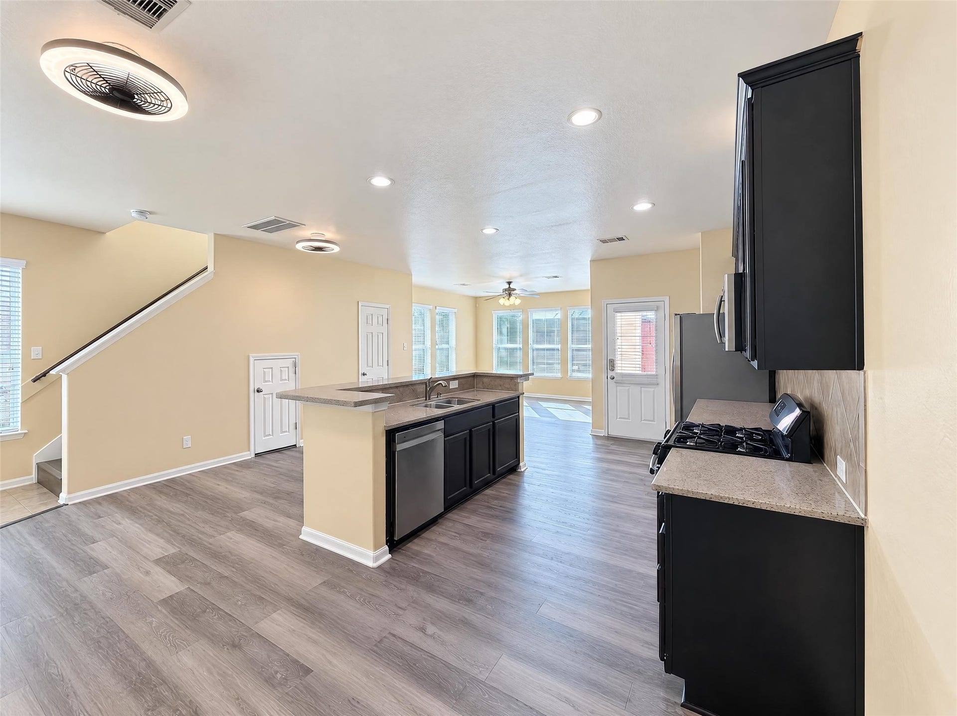 6516 Stoney Creek Drive, Pasadena, TX 77503