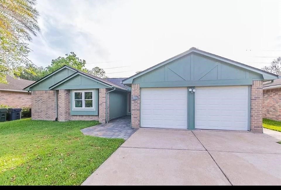 2135 Collingsfield Drive, Sugar Land, TX 77478 Welcome home!