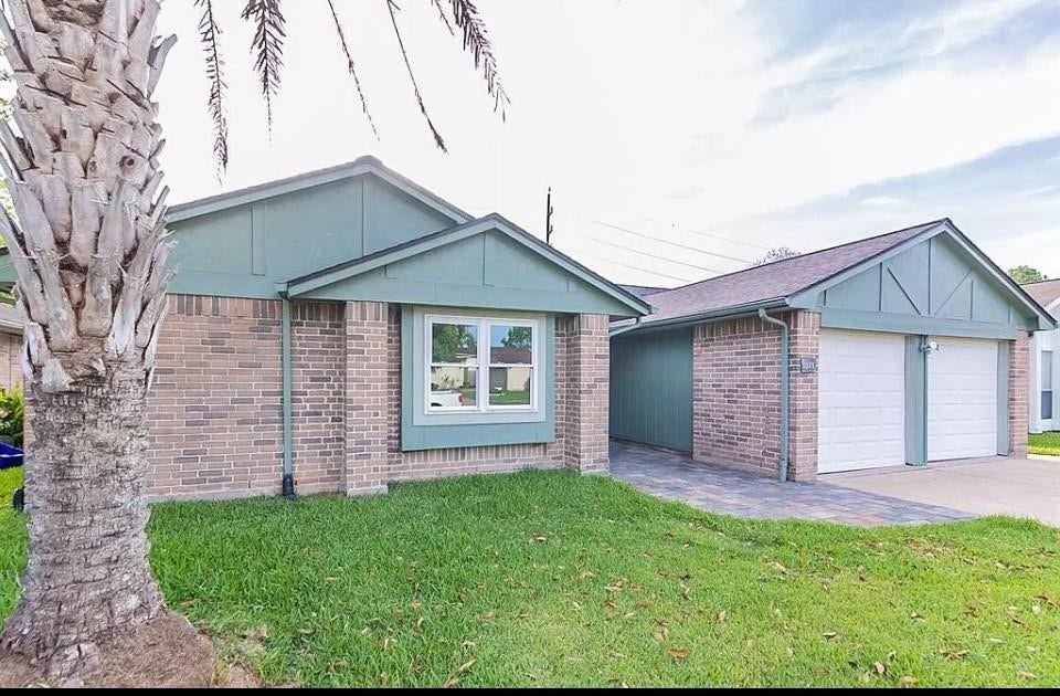 2135 Collingsfield Drive, Sugar Land, TX 77478 2135 Collingsfield Drive, Sugar Land, TX 77478