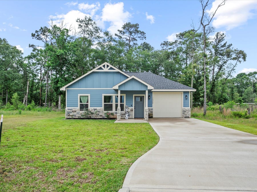 Property photo for 16322 Crockett Martin Estates Drive, Conroe, TX