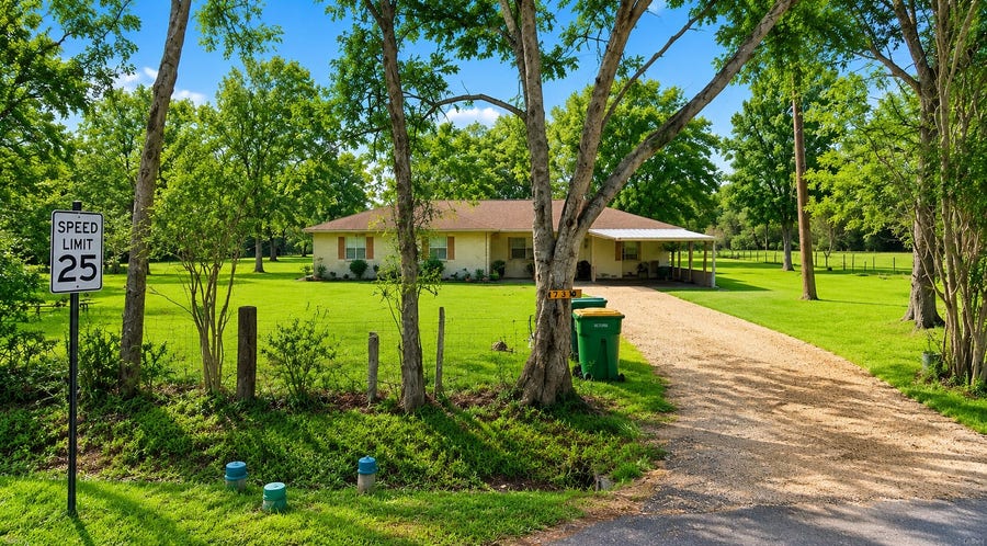 Property photo for 1003 Martin Luther King Street, Montgomery, TX