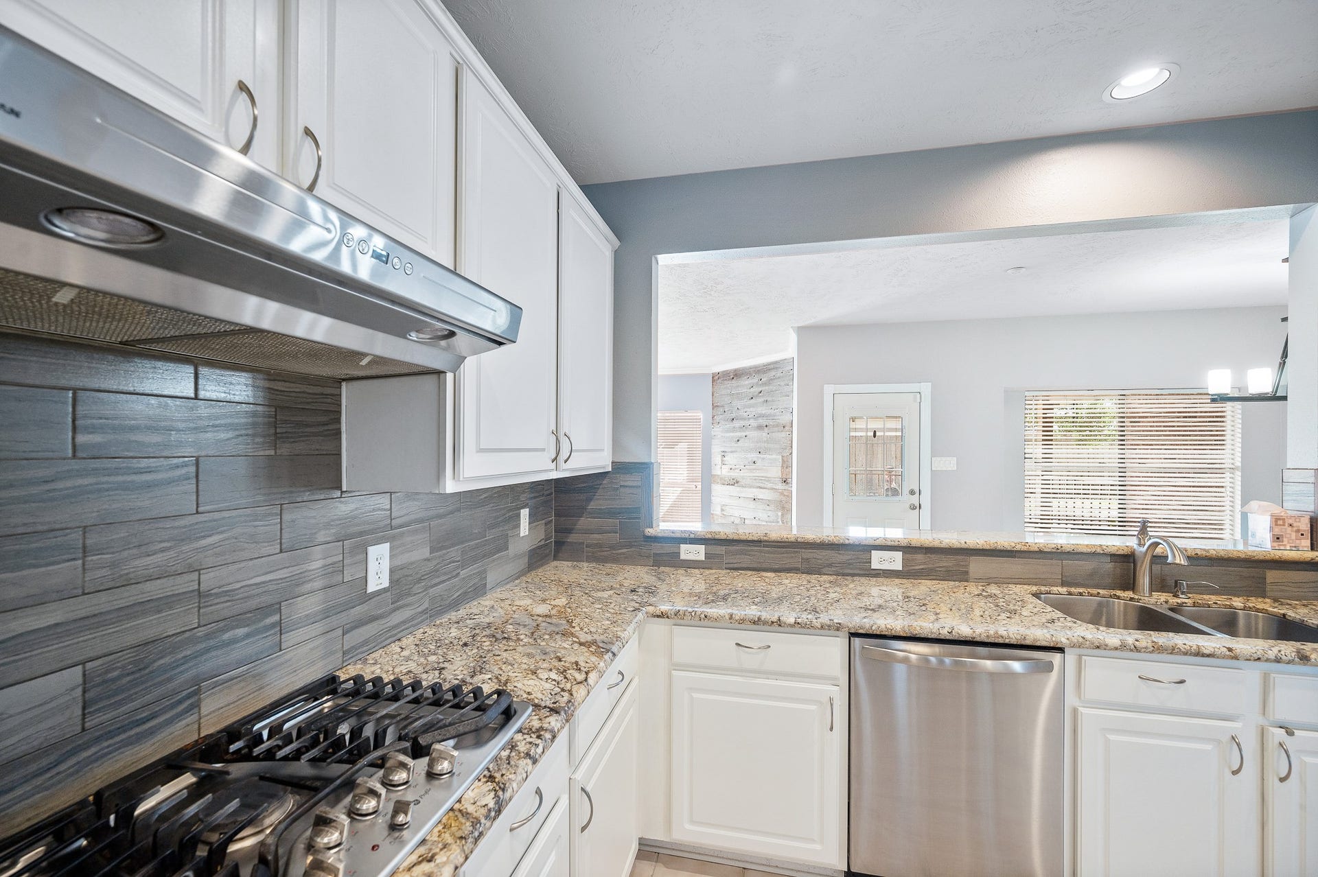 11919 Lakewood Hills Drive, Tomball, TX 77377 11919 Lakewood Hills Drive, Tomball, TX 77377