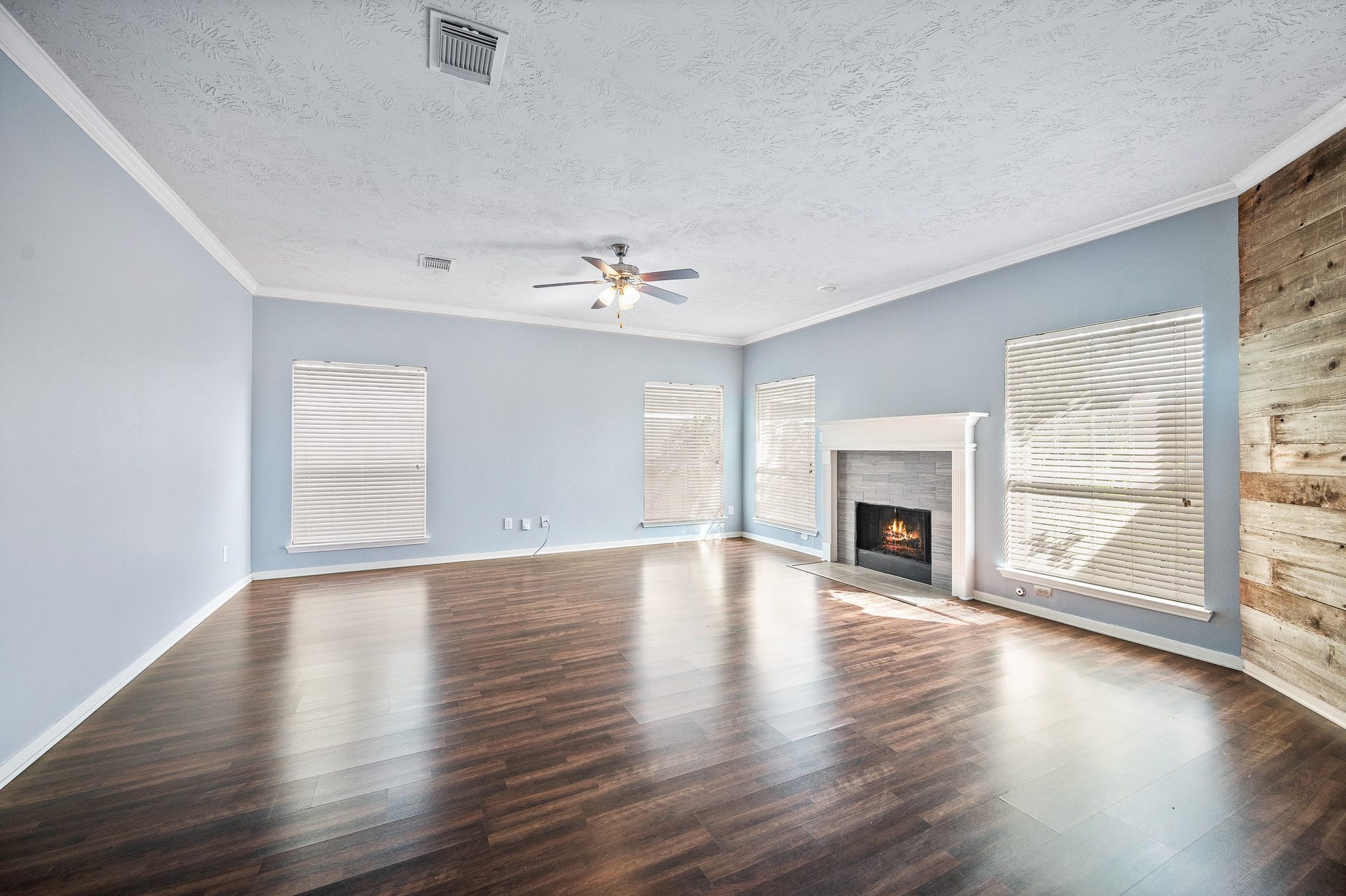 11919 Lakewood Hills Drive, Tomball, TX 77377 11919 Lakewood Hills Drive, Tomball, TX 77377
