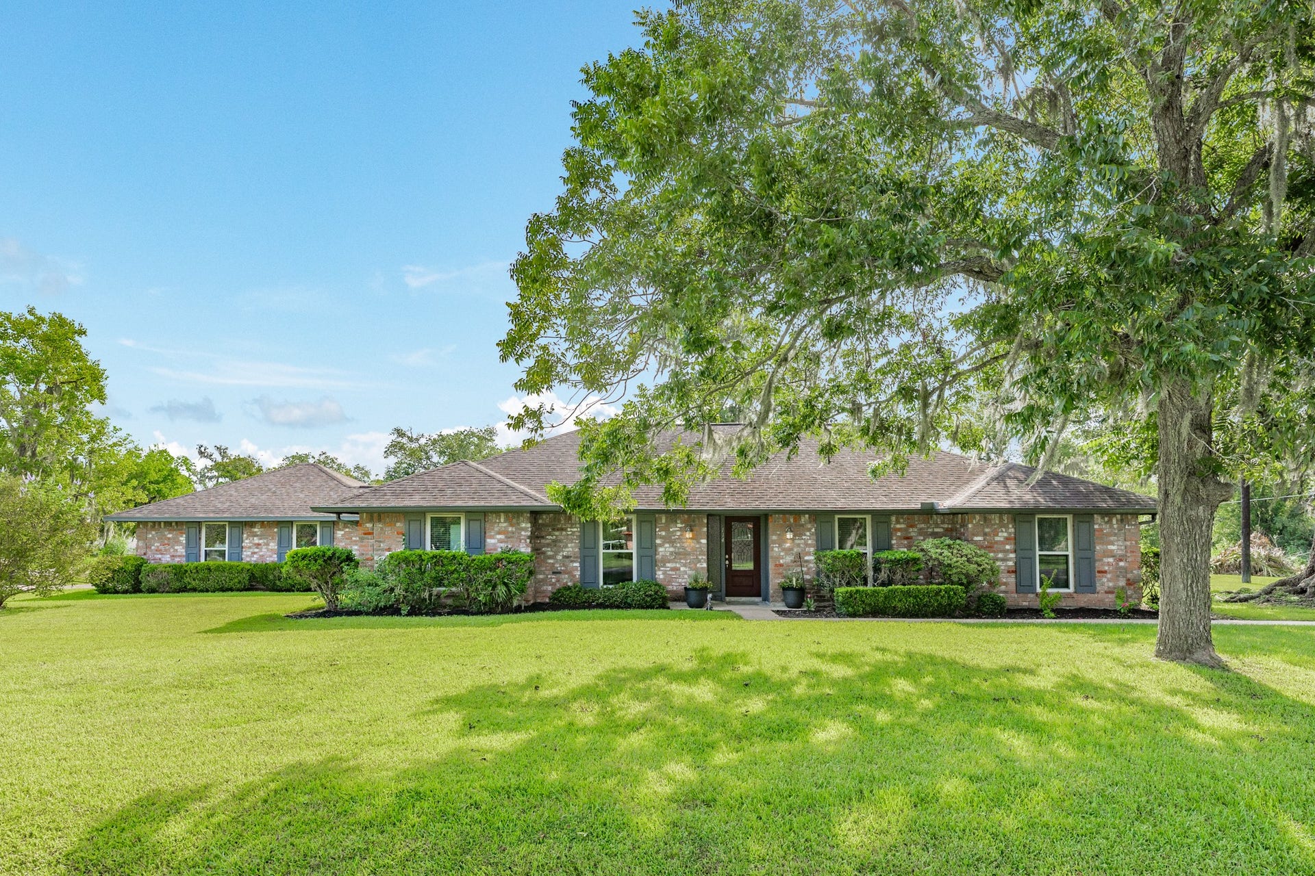 114 Division Road, Lake Jackson, TX 77566 114 Division Road, Lake Jackson, TX 77566