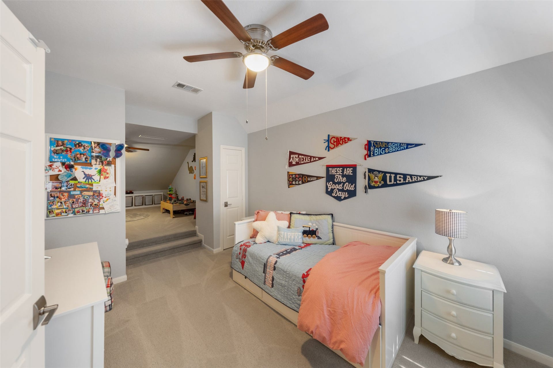 34 Alderon Woods Place, The Woodlands, TX 77382 So many options for this room!