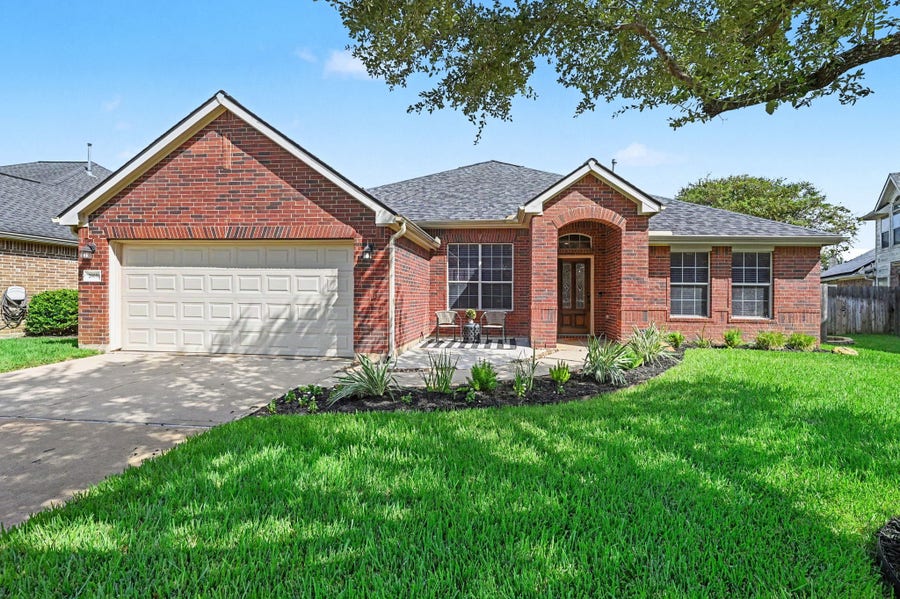 Property photo for 28006 Rusty Hawthorne Drive, Katy, TX
