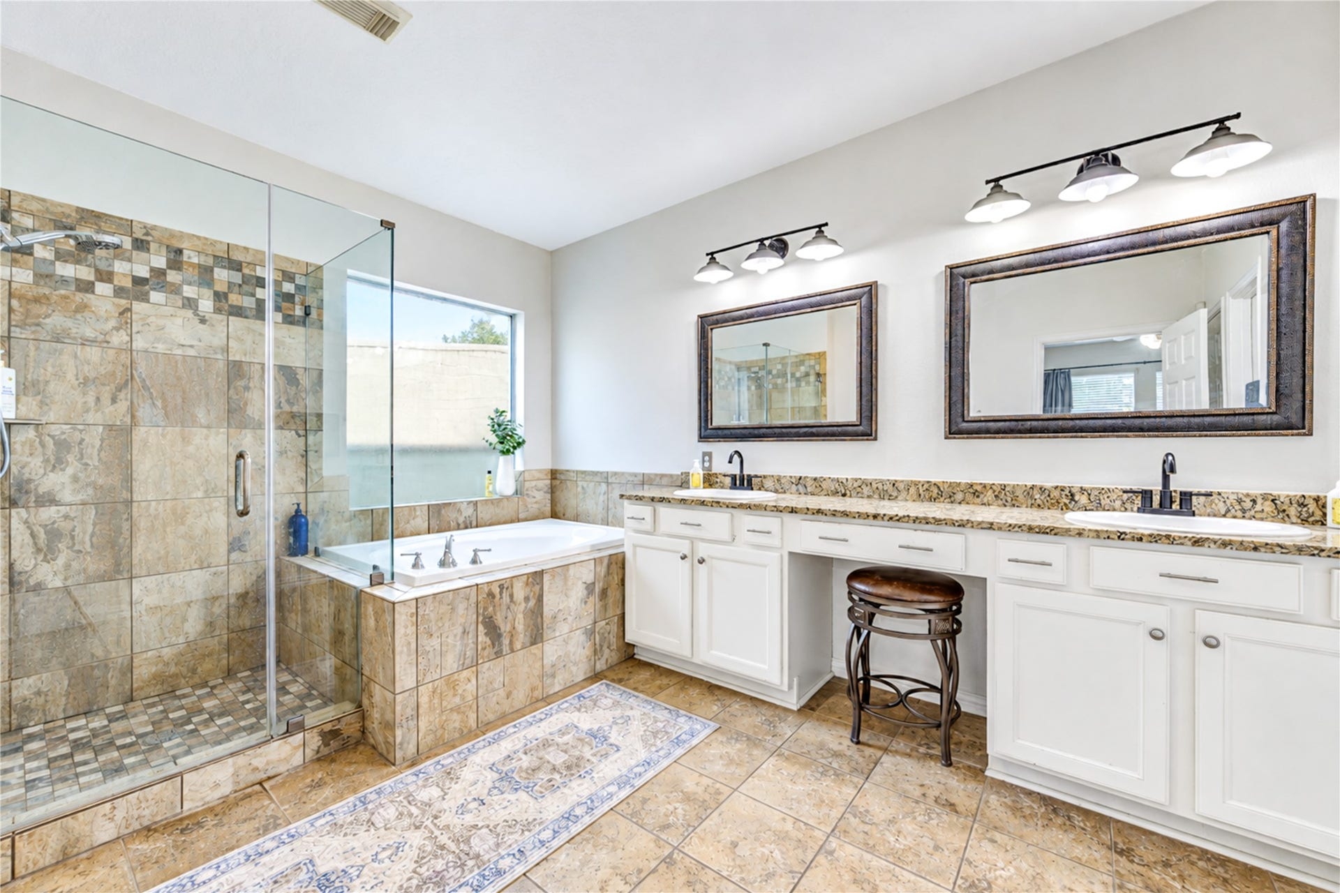 28019 Longspur Drive, Katy, TX 77494 Shower and soaking tub