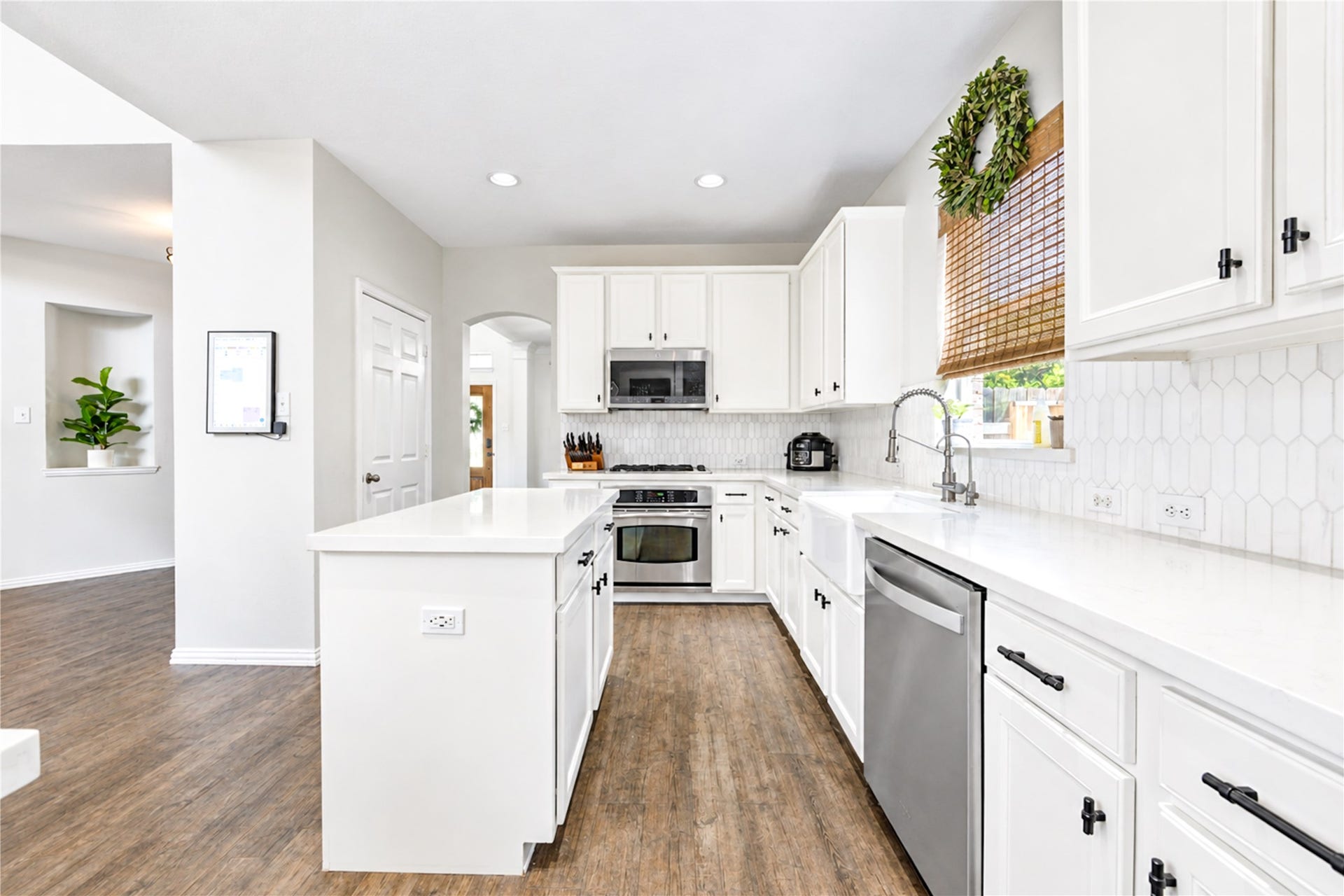 28019 Longspur Drive, Katy, TX 77494 lots of storage.