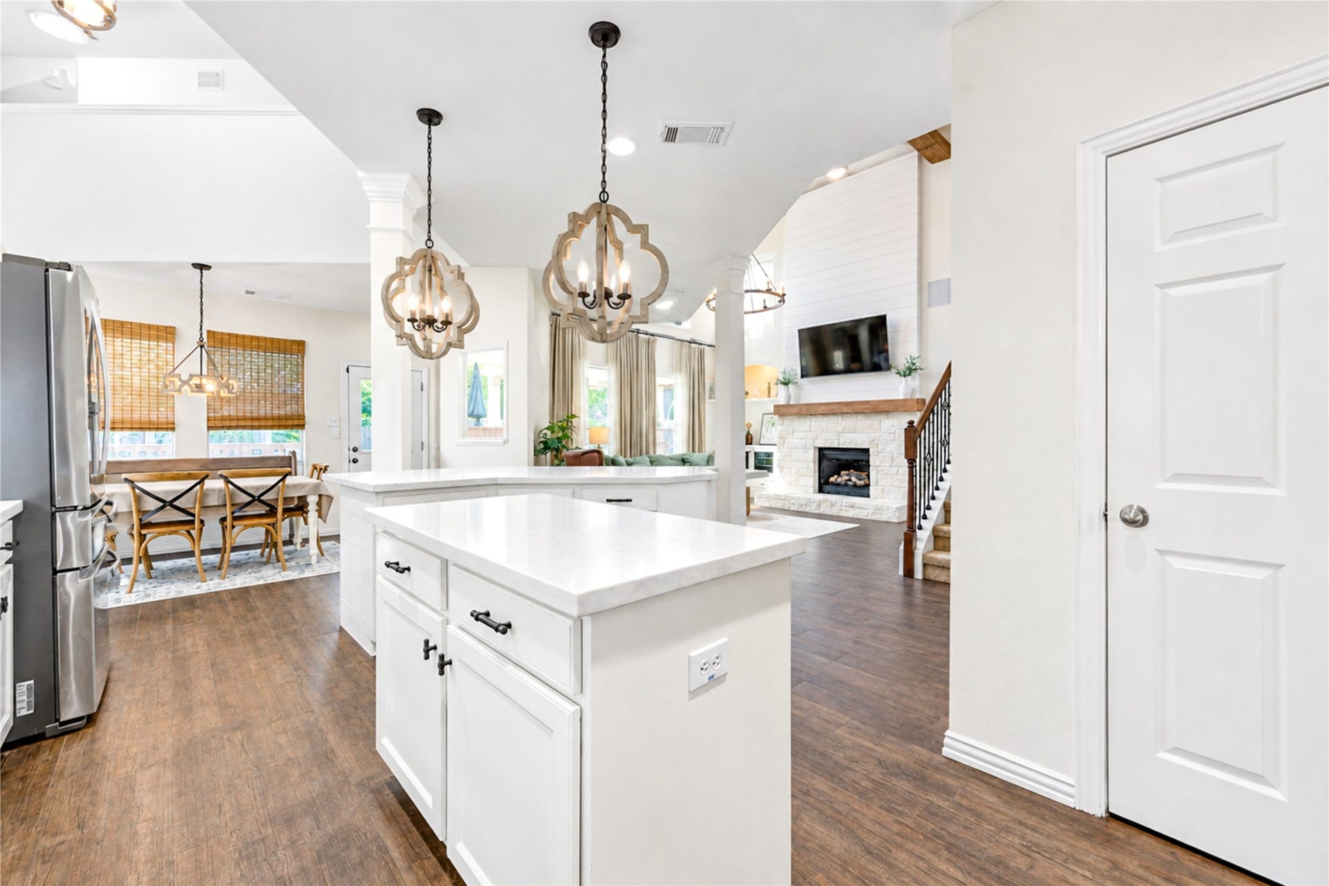 28019 Longspur Drive, Katy, TX 77494 Kitchen looking into breakfast and family room